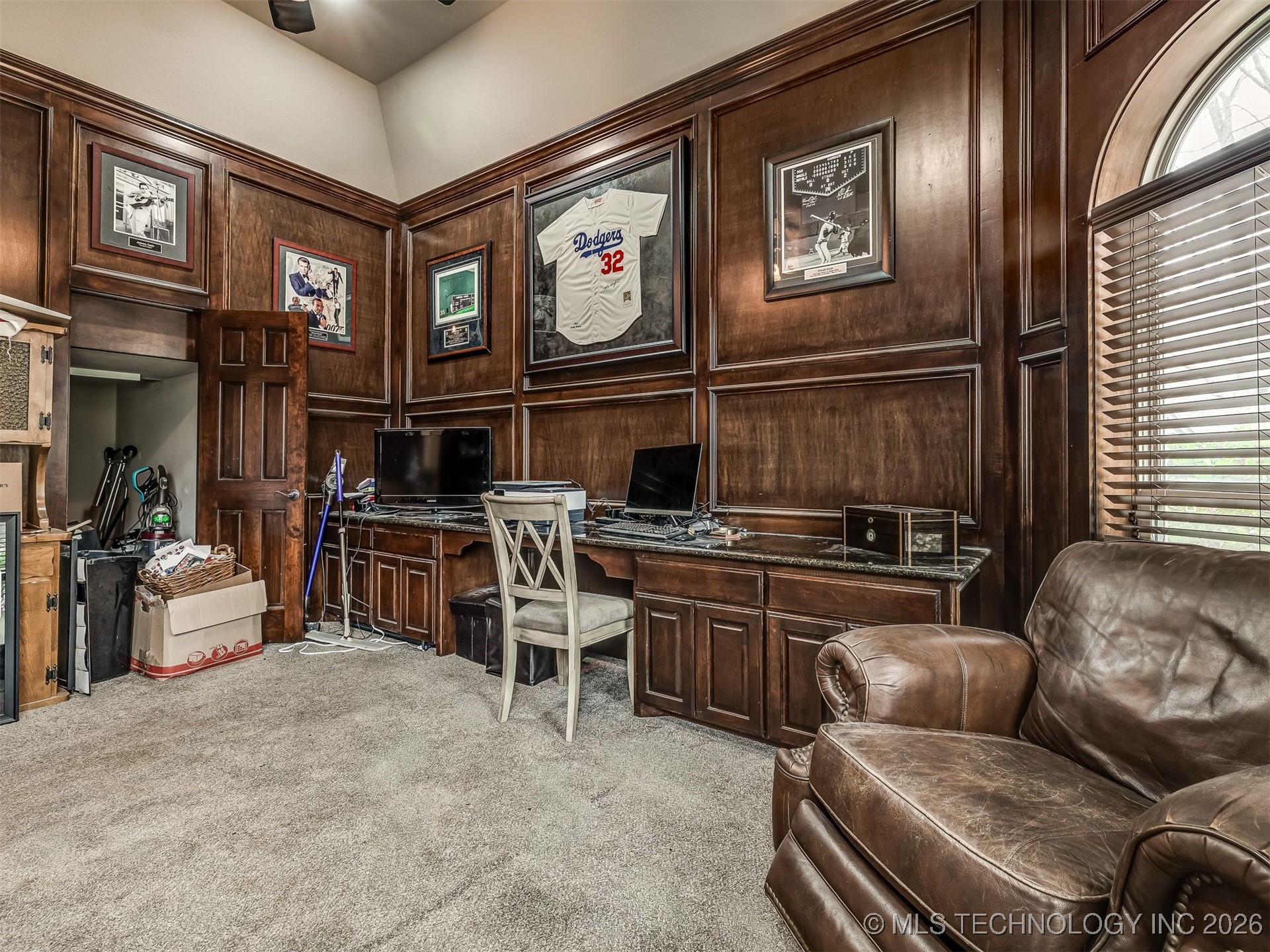 6301 S 5th Avenue Property Photo 48