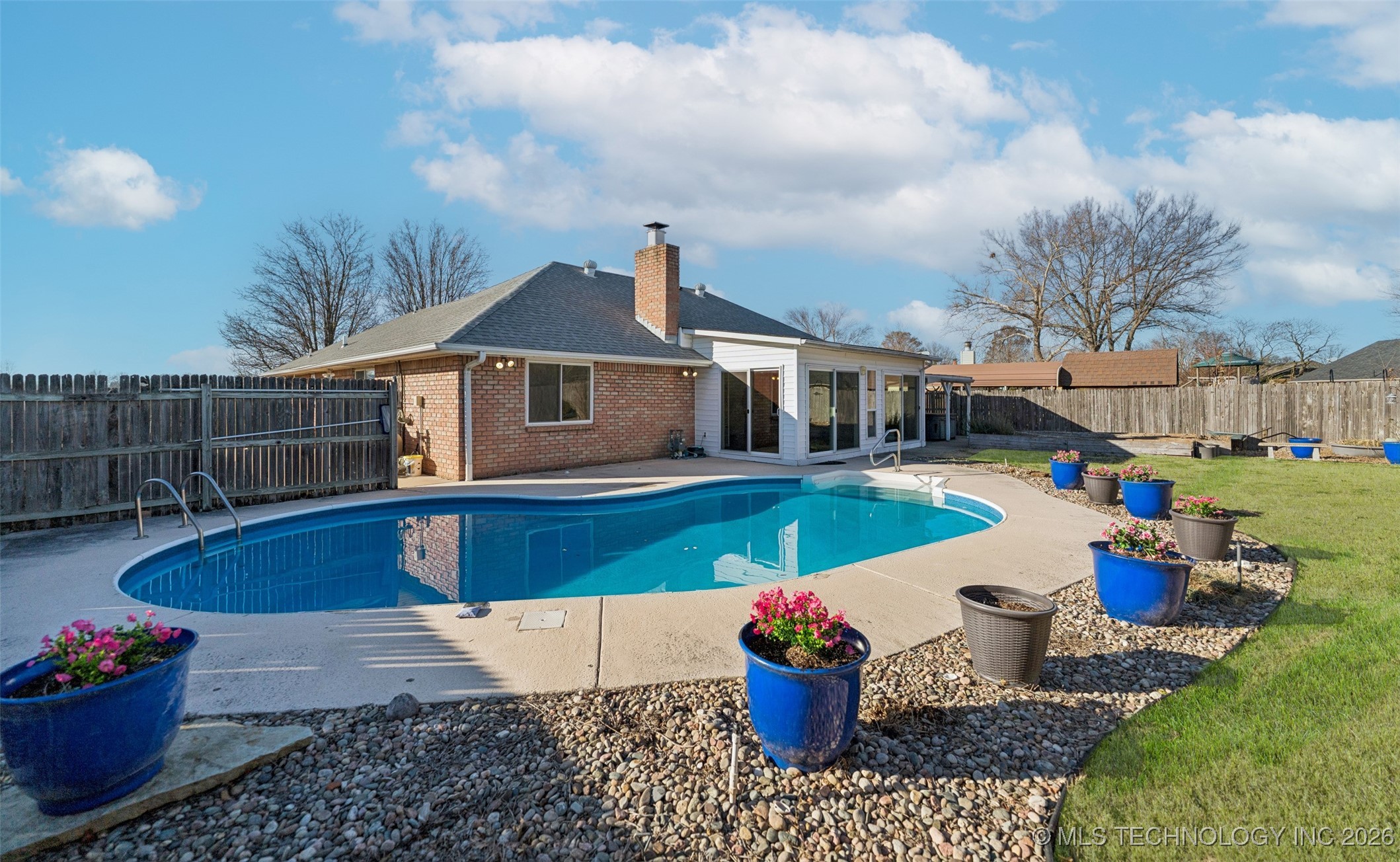 612 Westwood Drive Property Photo 7