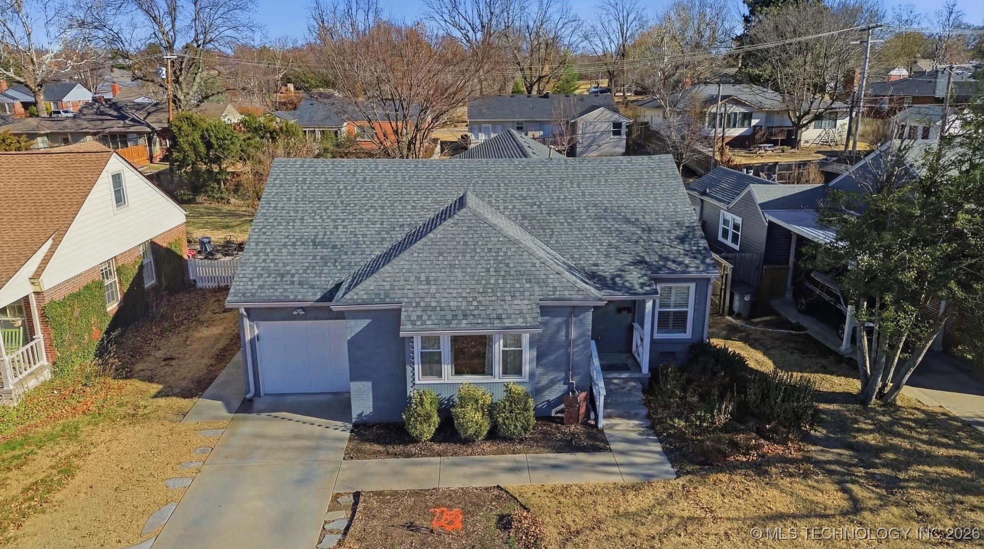 2205 S Florence Avenue Property Photo 3