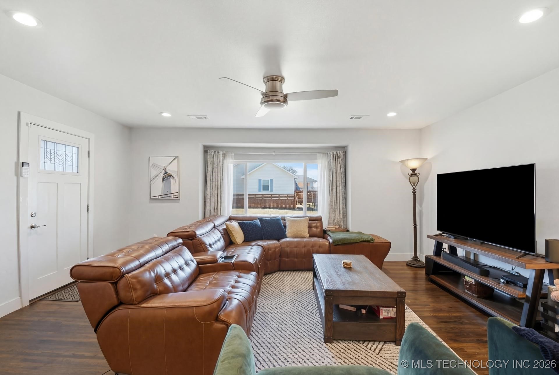 2205 S Florence Avenue Property Photo 6