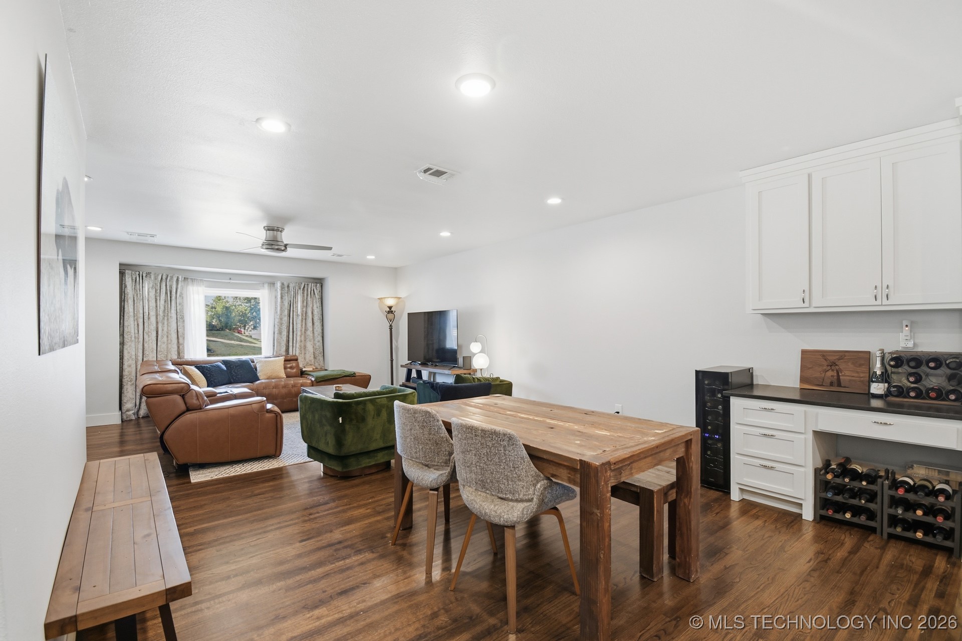 2205 S Florence Avenue Property Photo 10