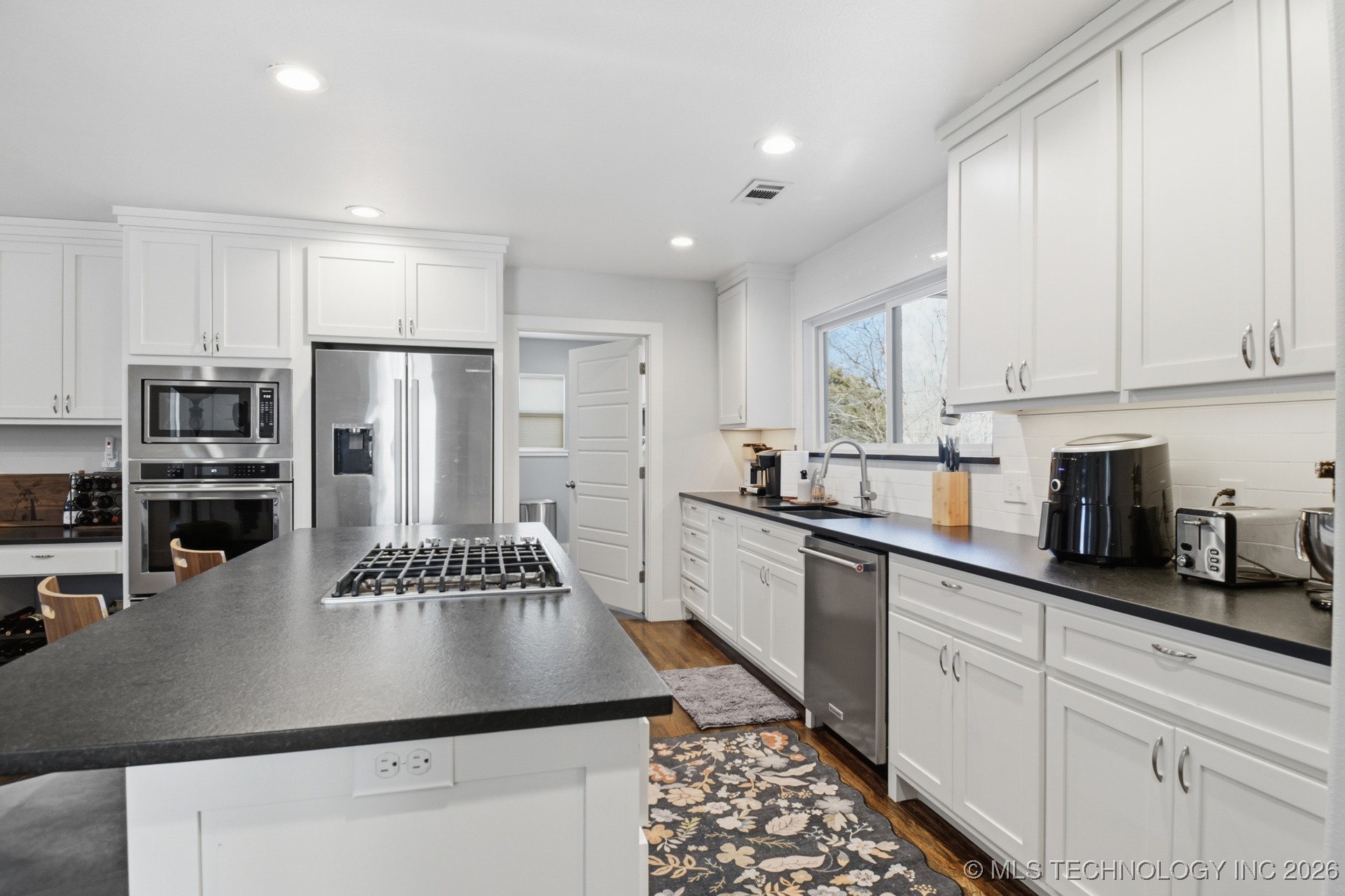 2205 S Florence Avenue Property Photo 14