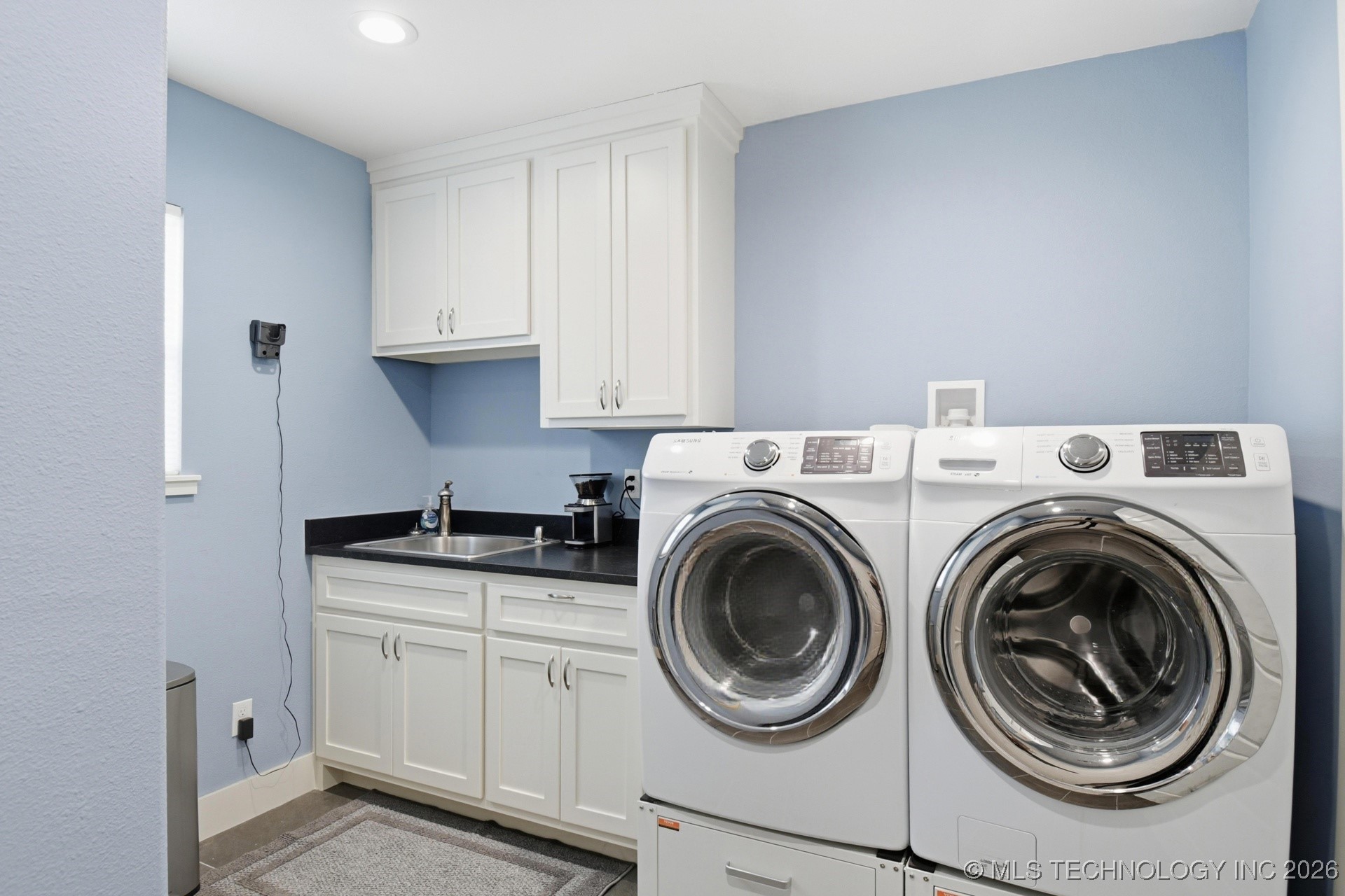 2205 S Florence Avenue Property Photo 16