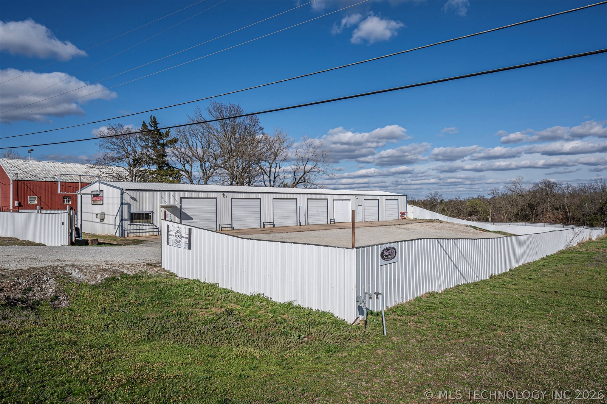 11206 N Broadway Property Photo 2