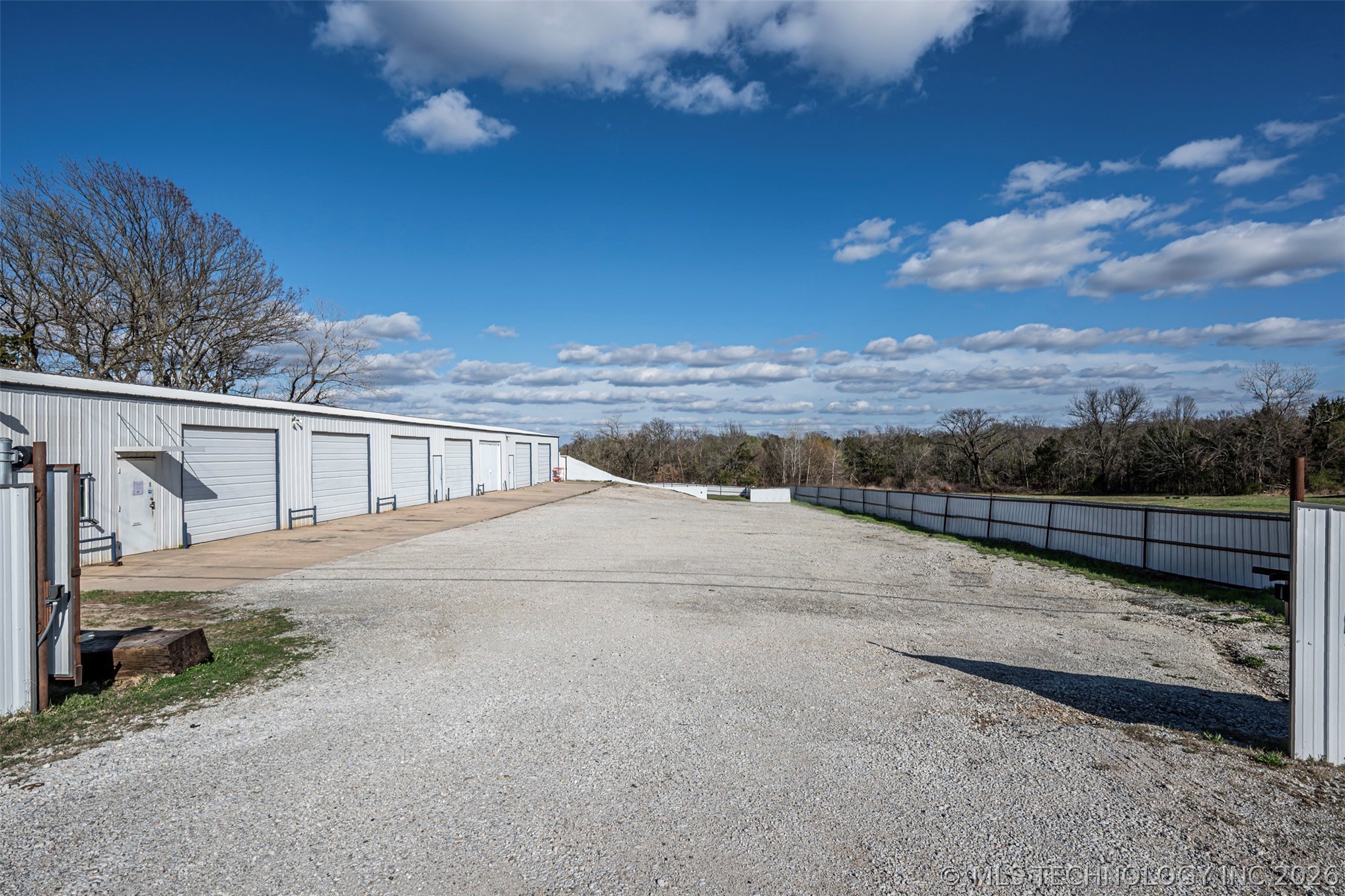 11206 N Broadway Property Photo 4