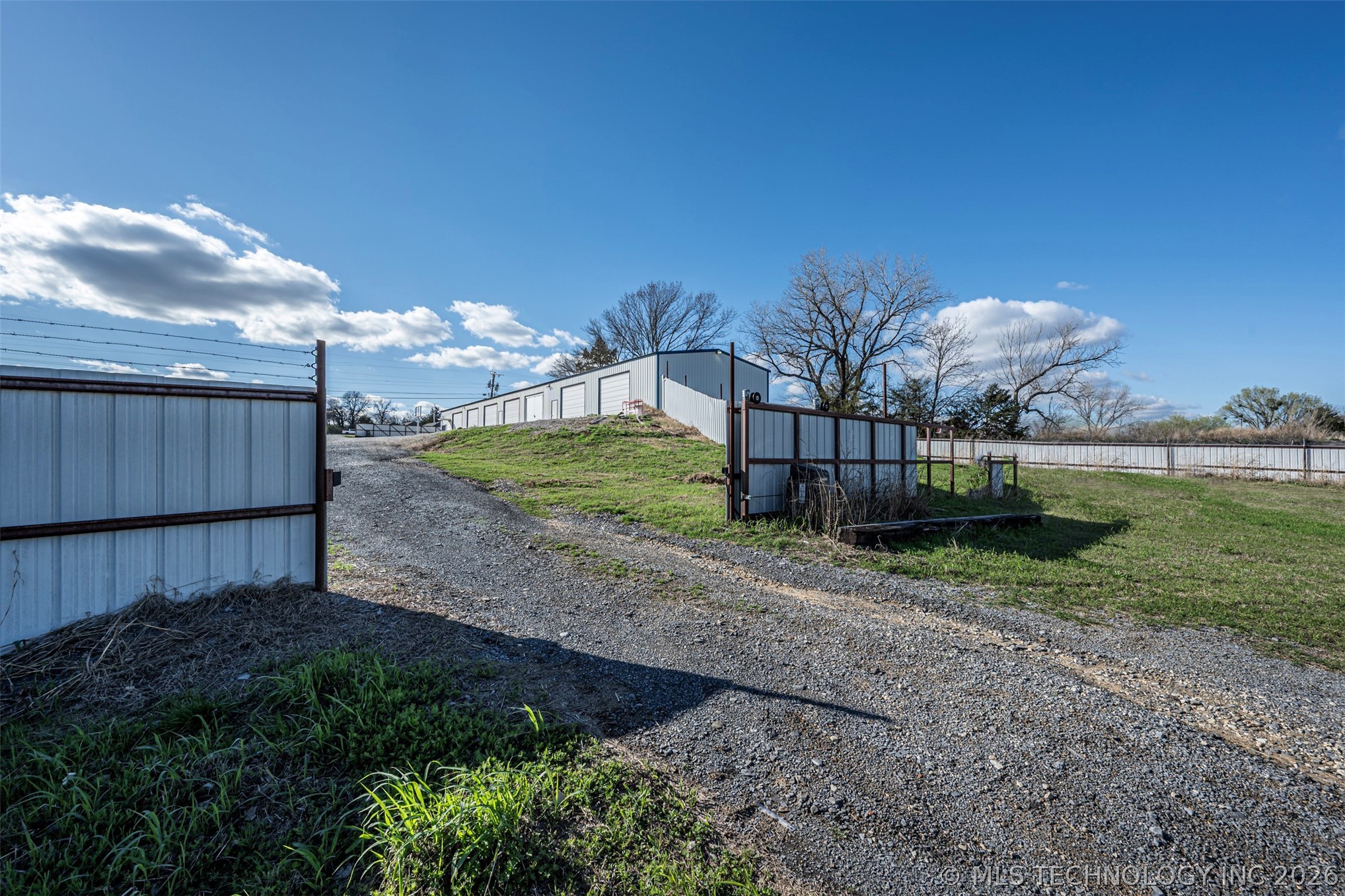 11206 N Broadway Property Photo 11