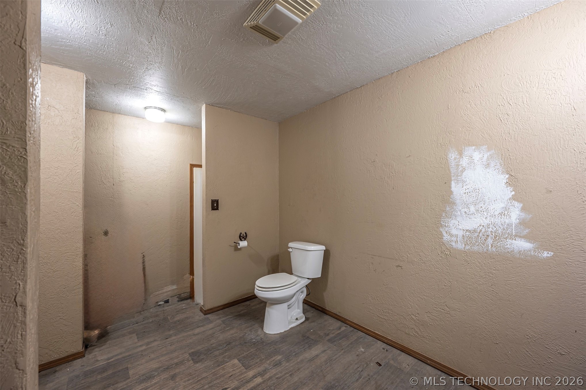 11206 N Broadway Property Photo 17