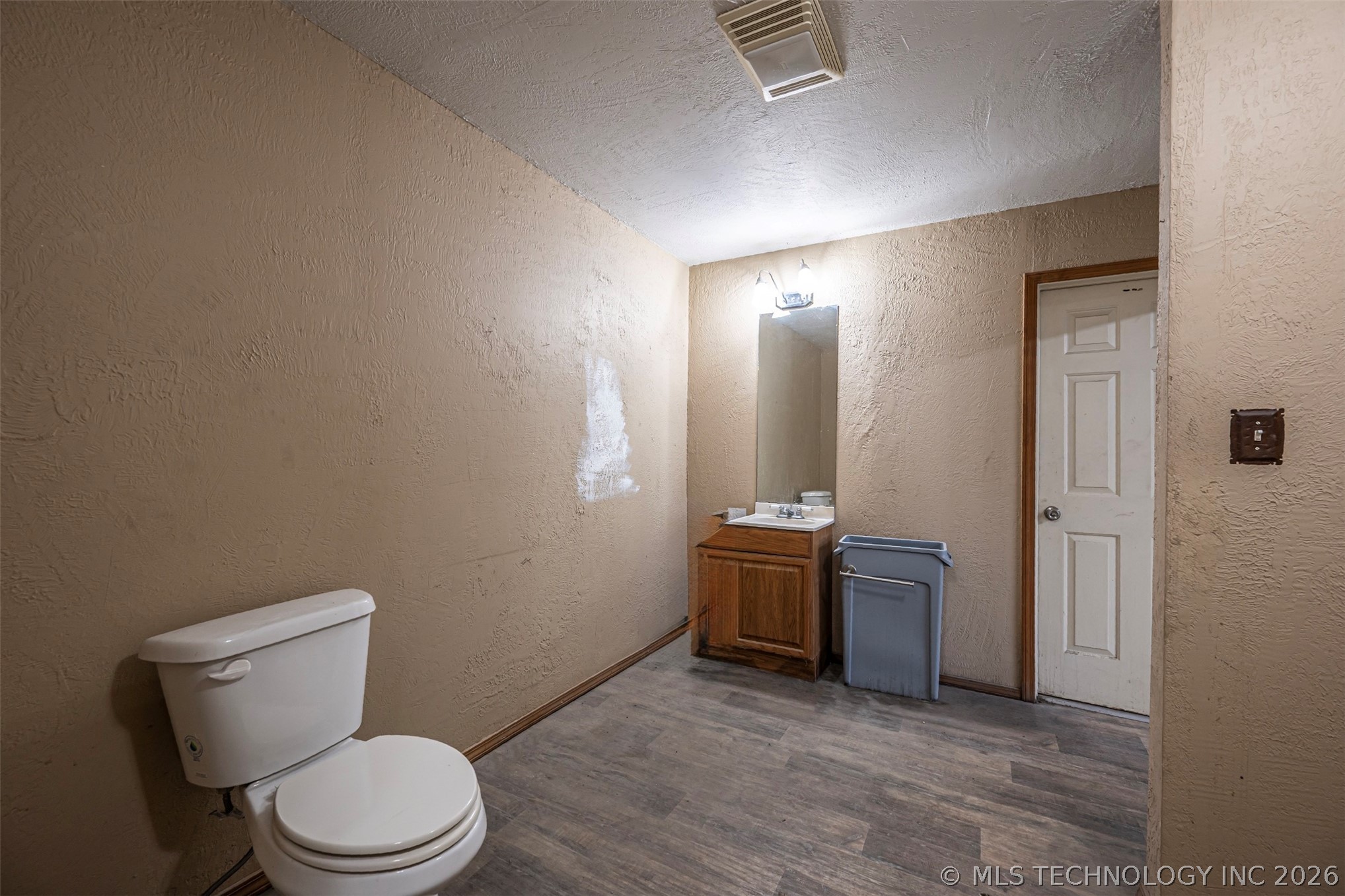 11206 N Broadway Property Photo 20