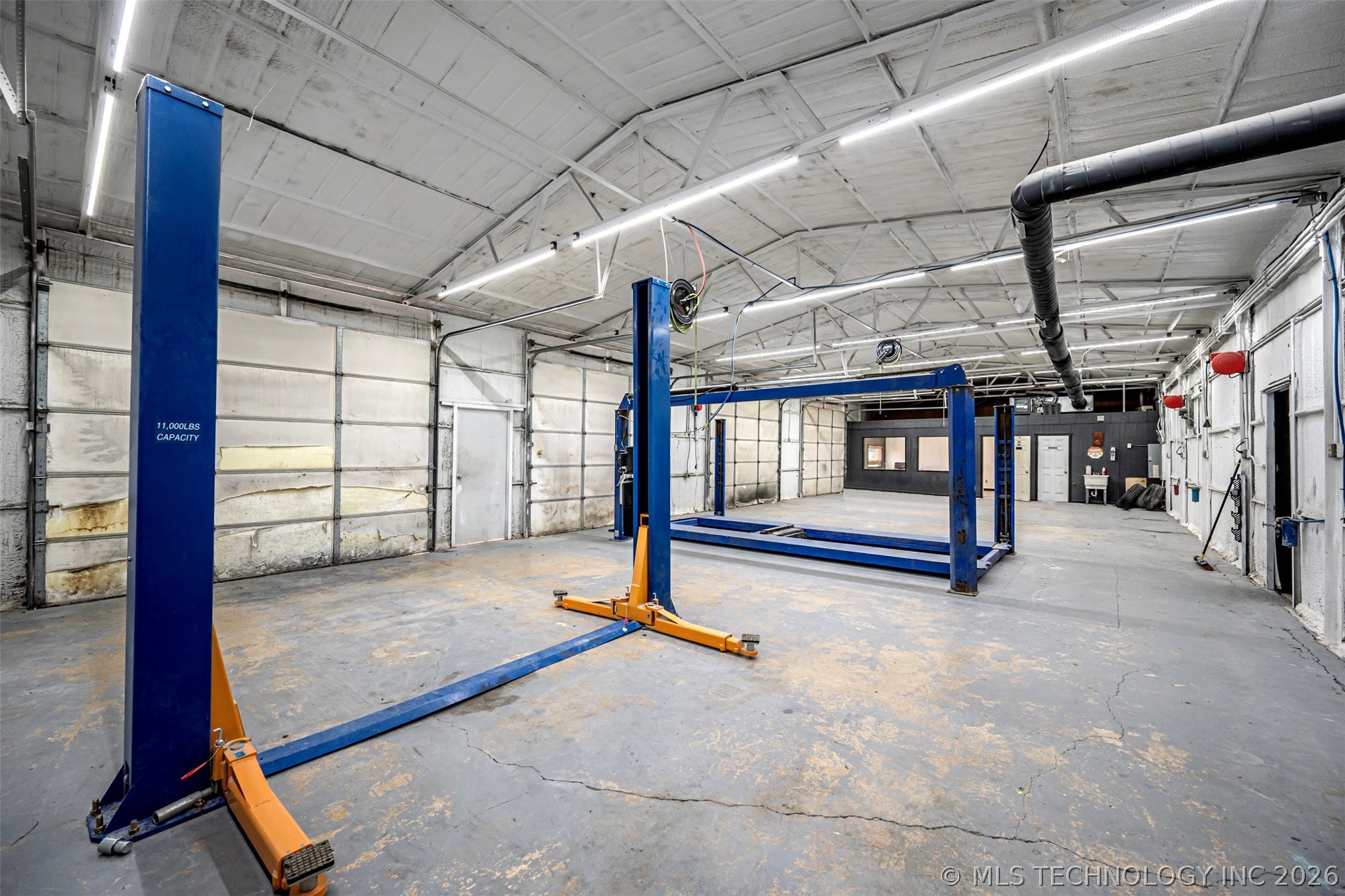 11206 N Broadway Property Photo 23