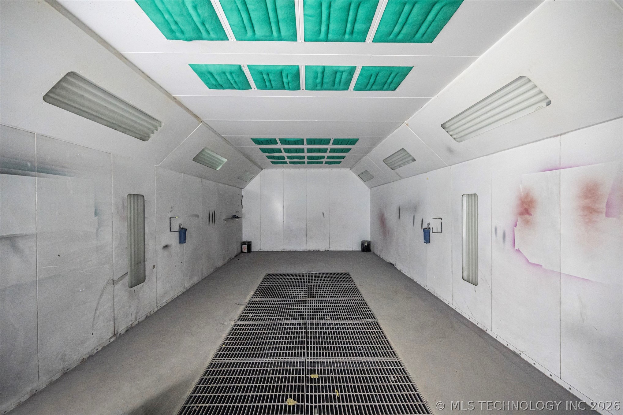 11206 N Broadway Property Photo 33