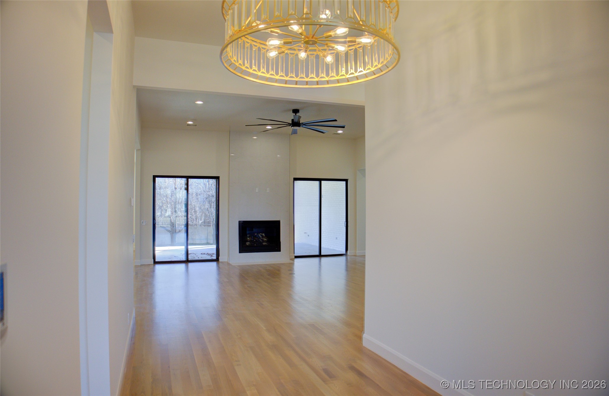 2887 S Gary Avenue Property Photo 3