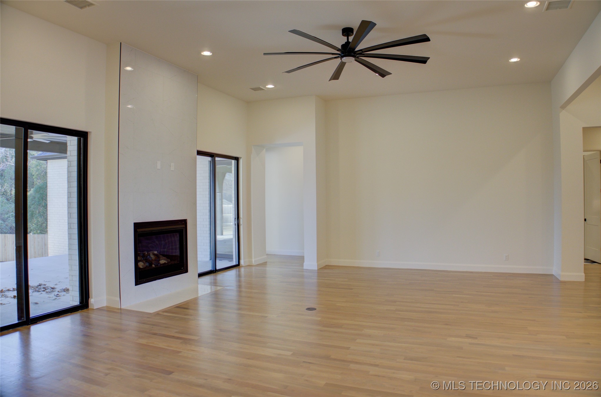 2887 S Gary Avenue Property Photo 5