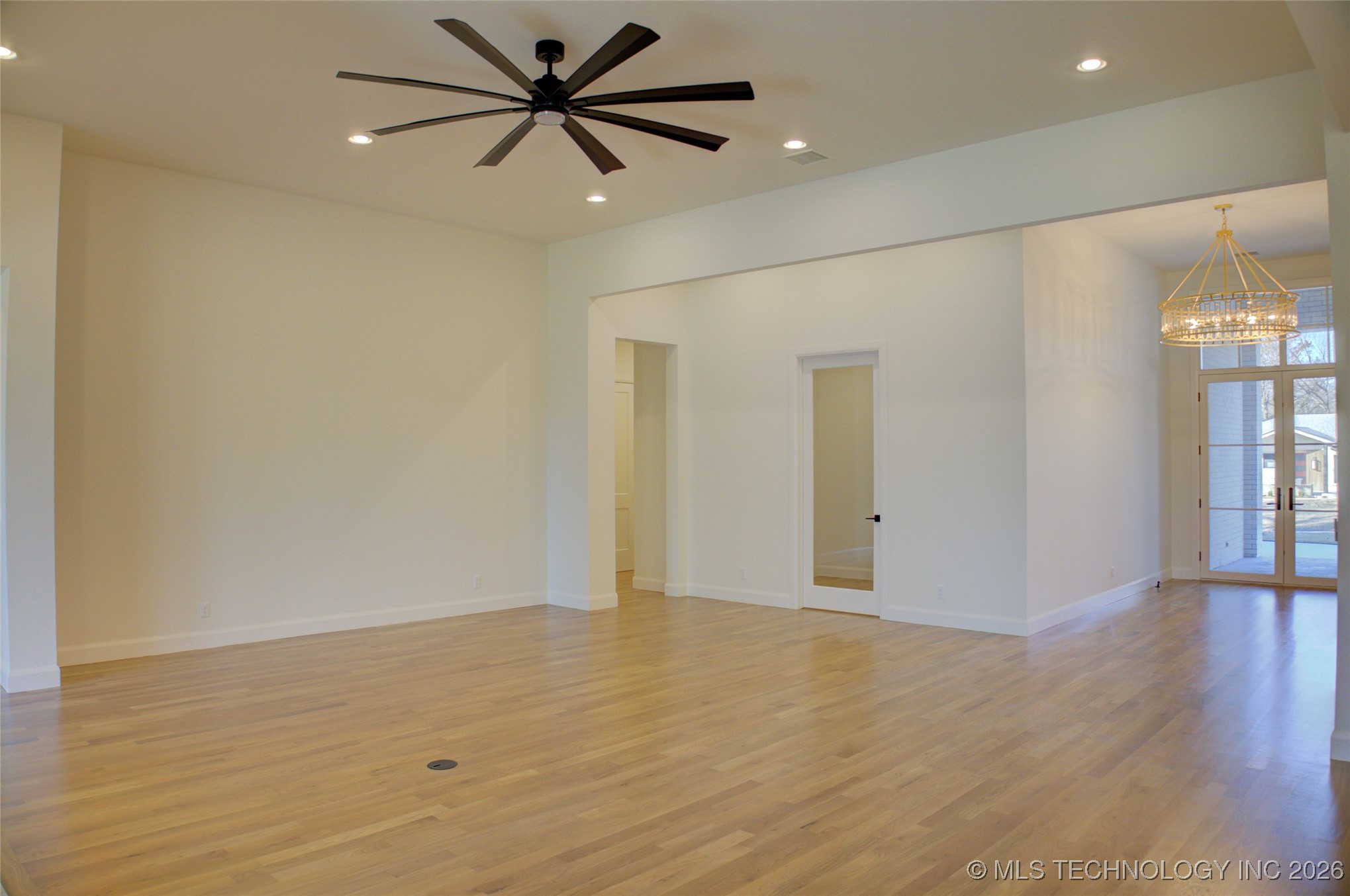 2887 S Gary Avenue Property Photo 6