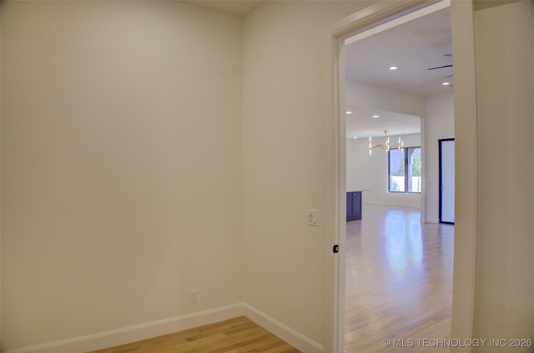 2887 S Gary Avenue Property Photo 9