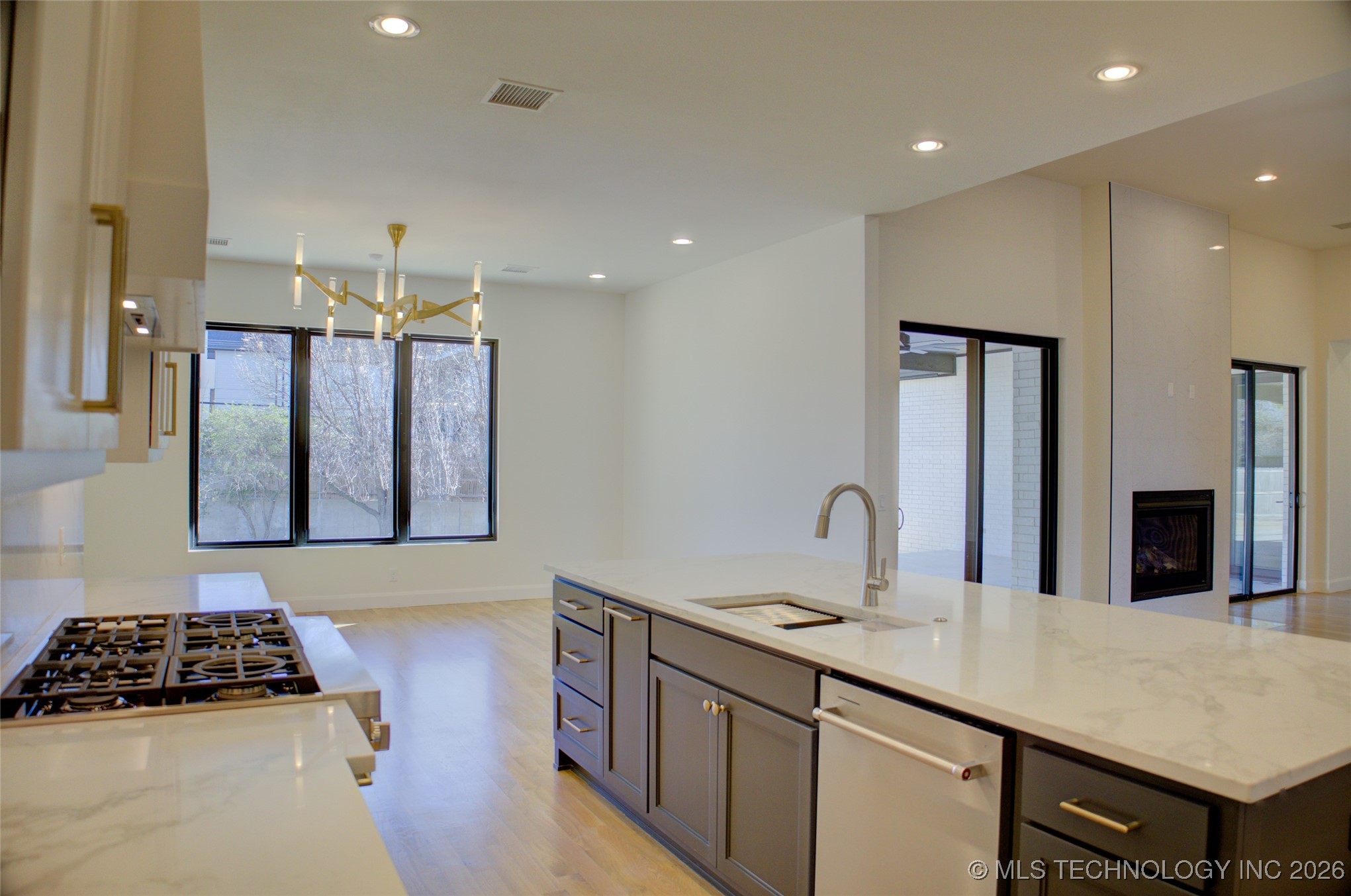 2887 S Gary Avenue Property Photo 15