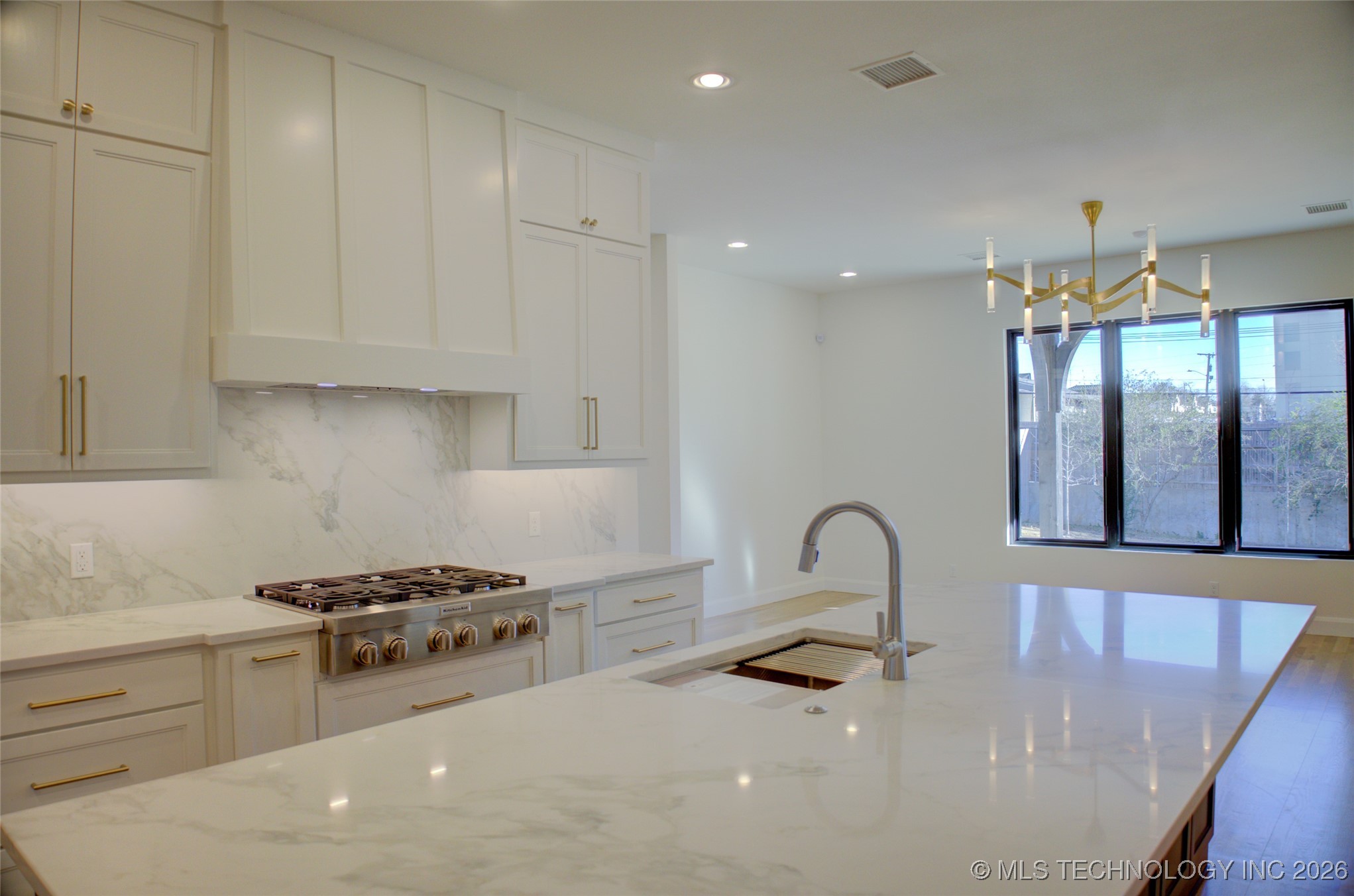 2887 S Gary Avenue Property Photo 16