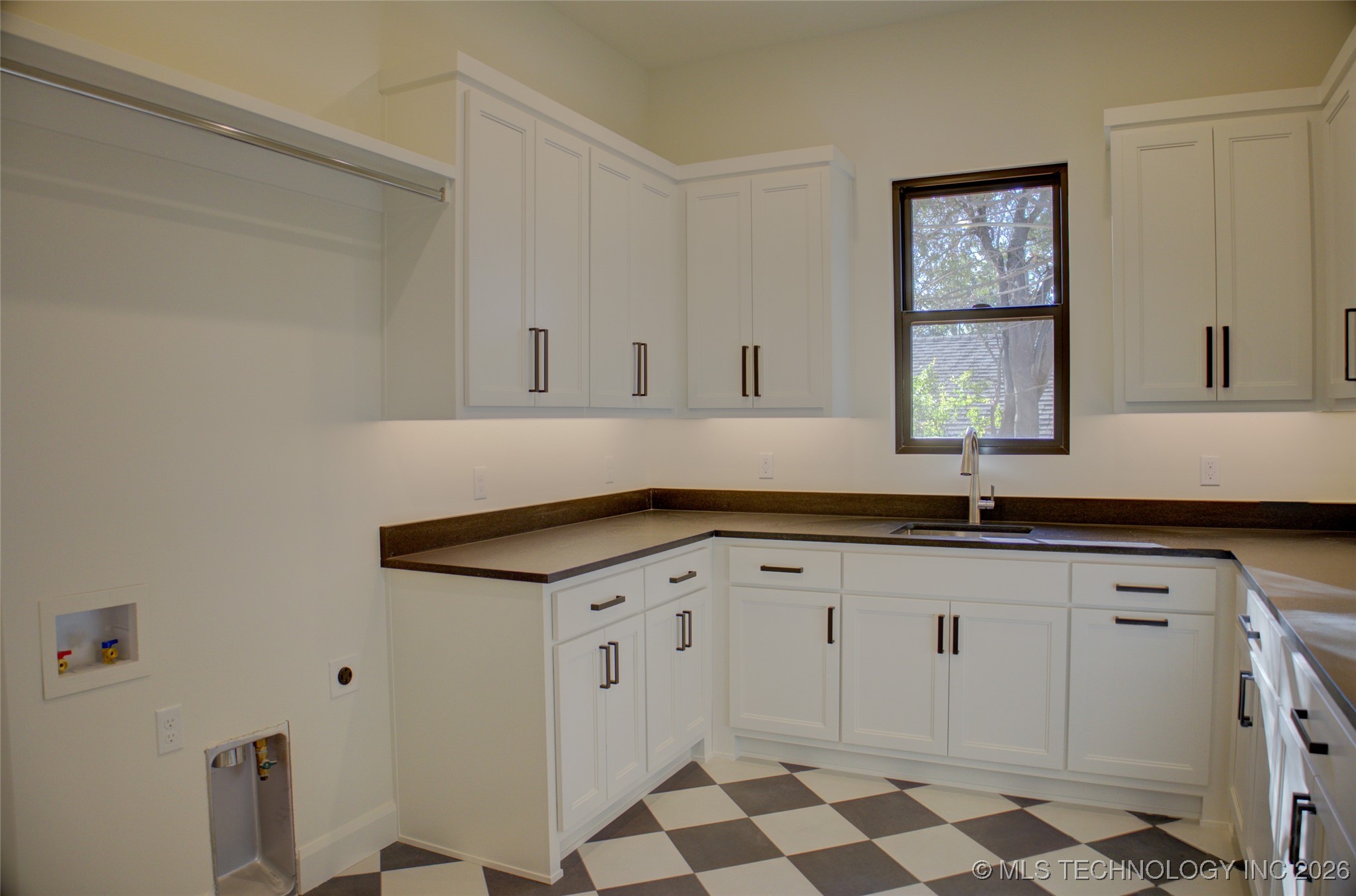 2887 S Gary Avenue Property Photo 47