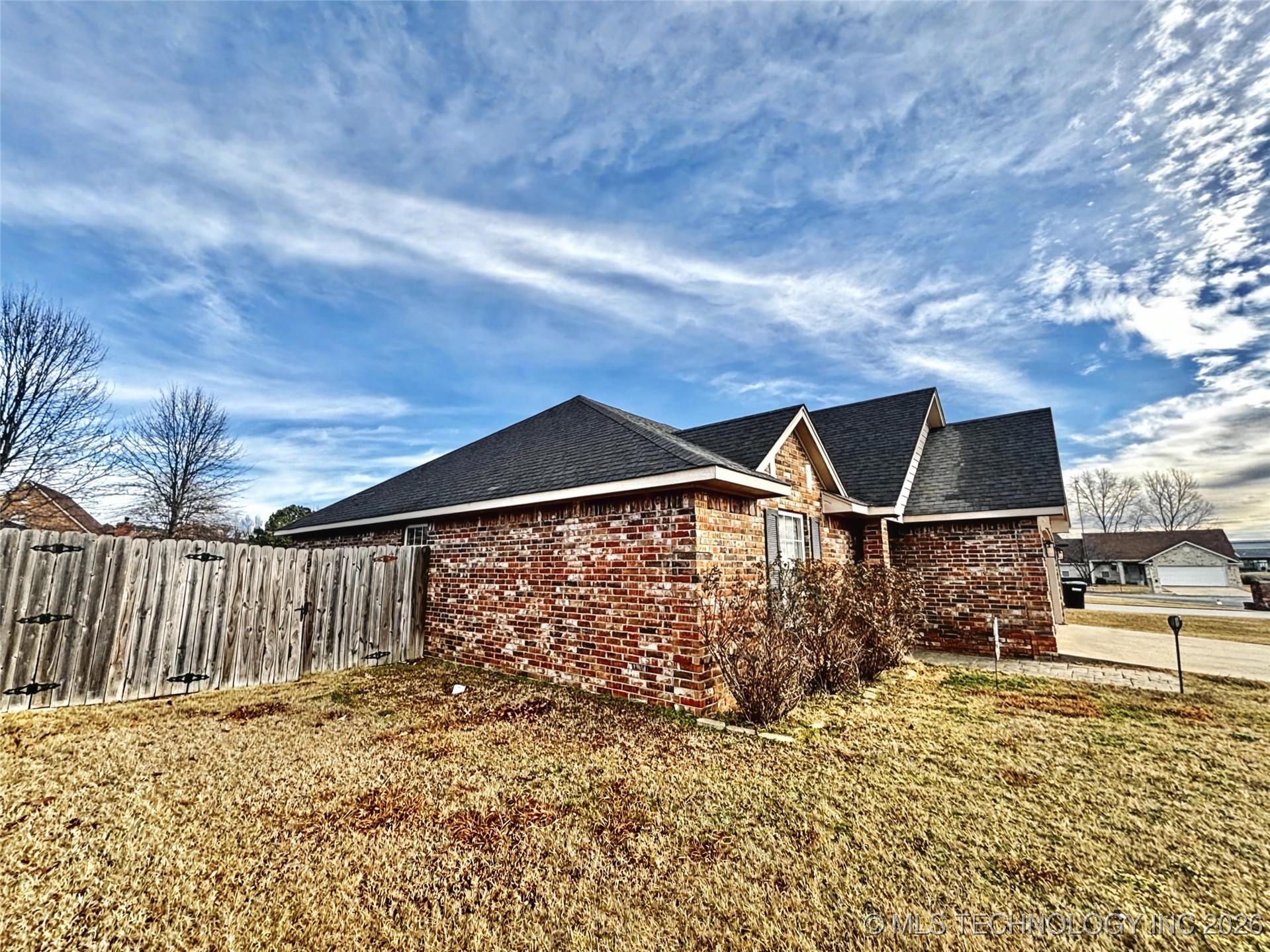 3948 Highland Drive Property Photo 5