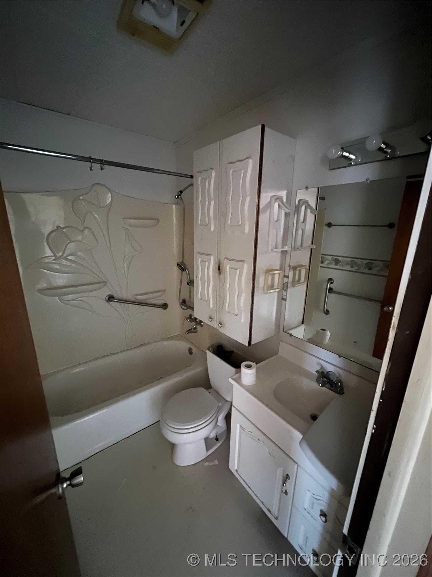 2428 S 124th East Avenue Property Photo 6