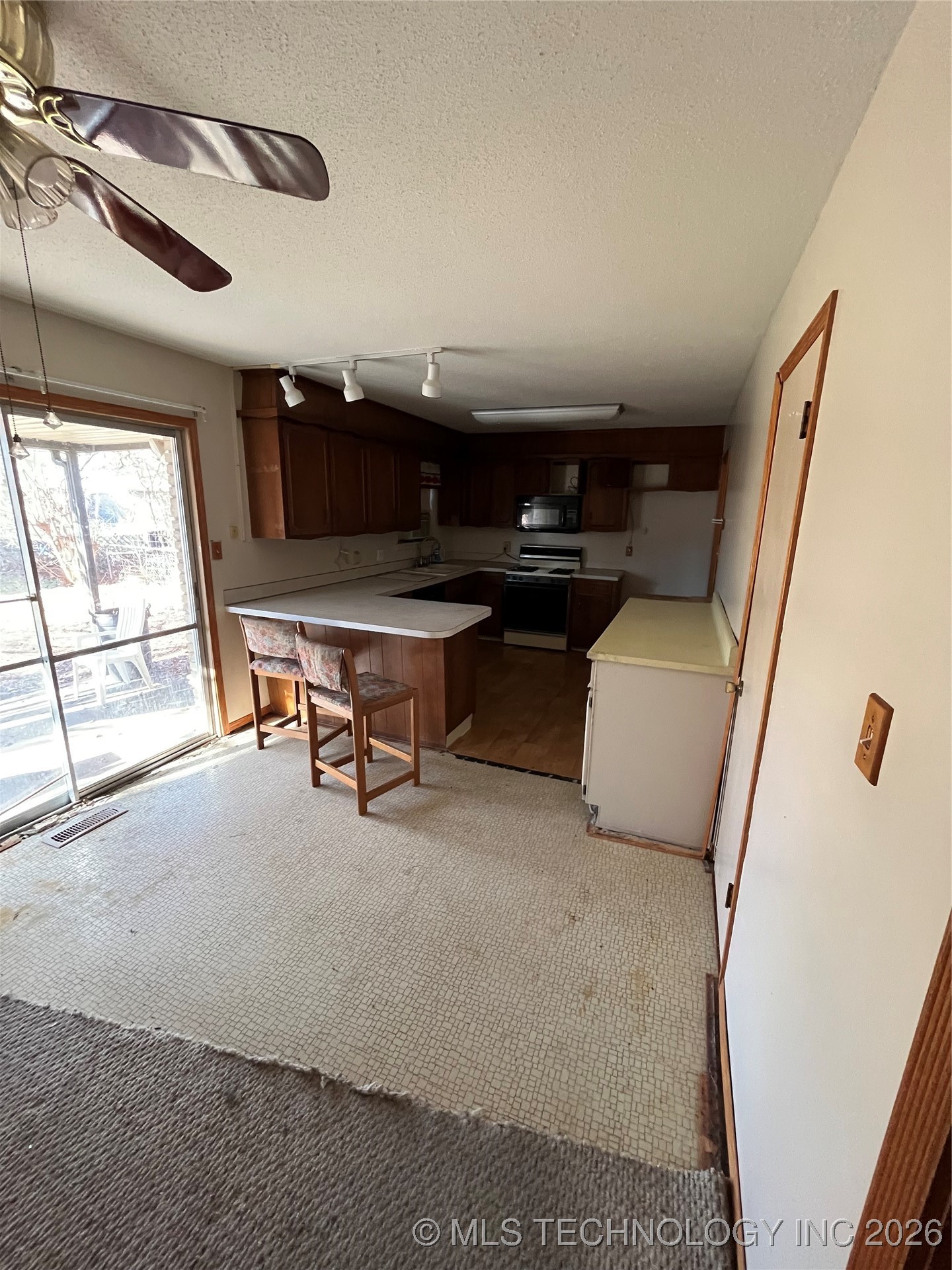 2428 S 124th East Avenue Property Photo 8