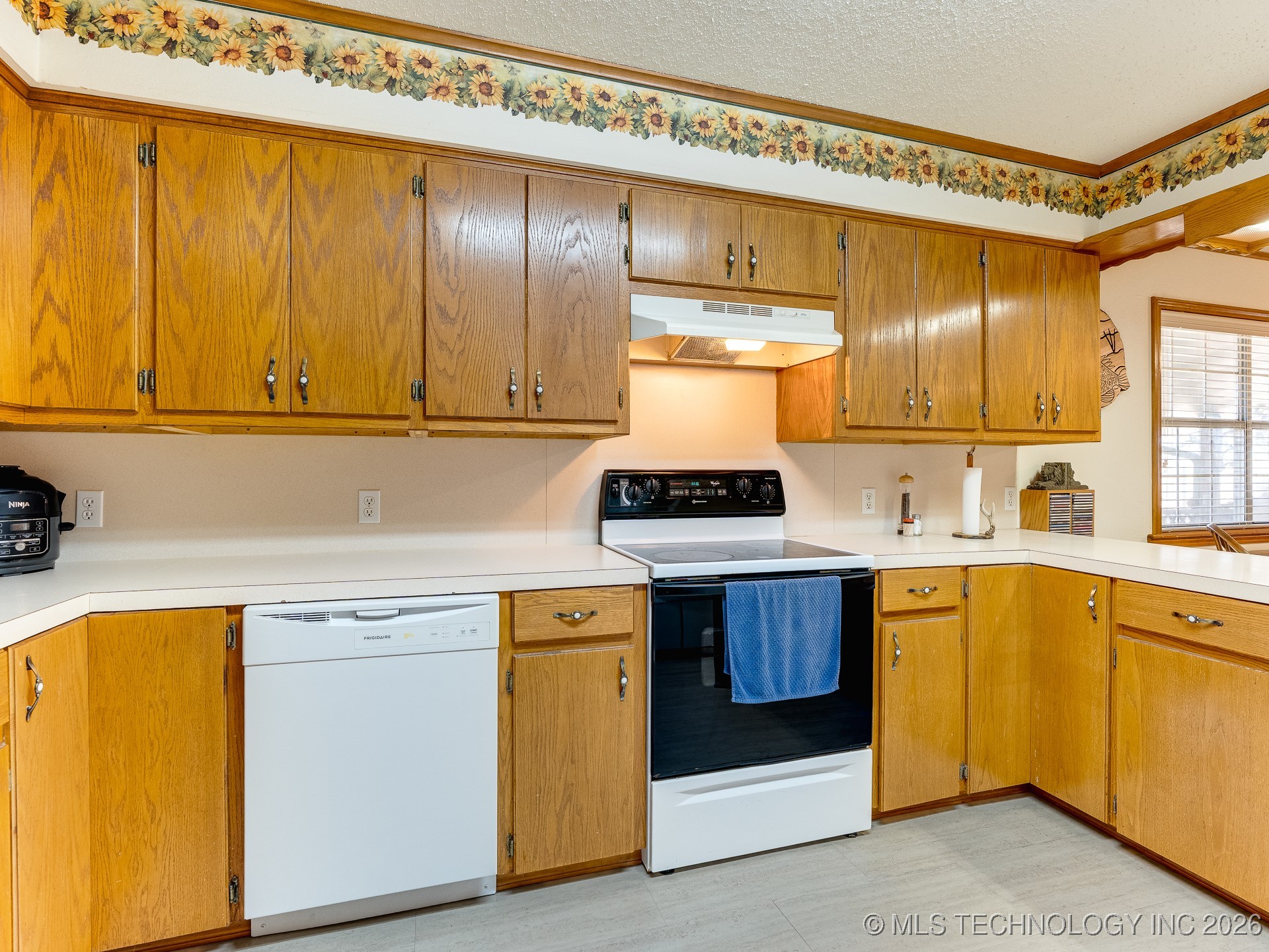 9 N Jerome Property Photo 7