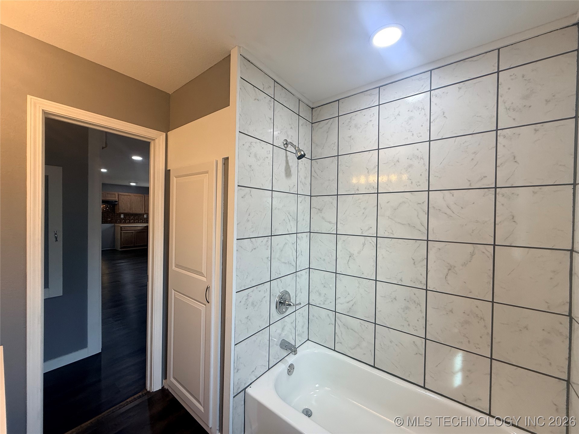 221 Rodman Circle Property Photo 19