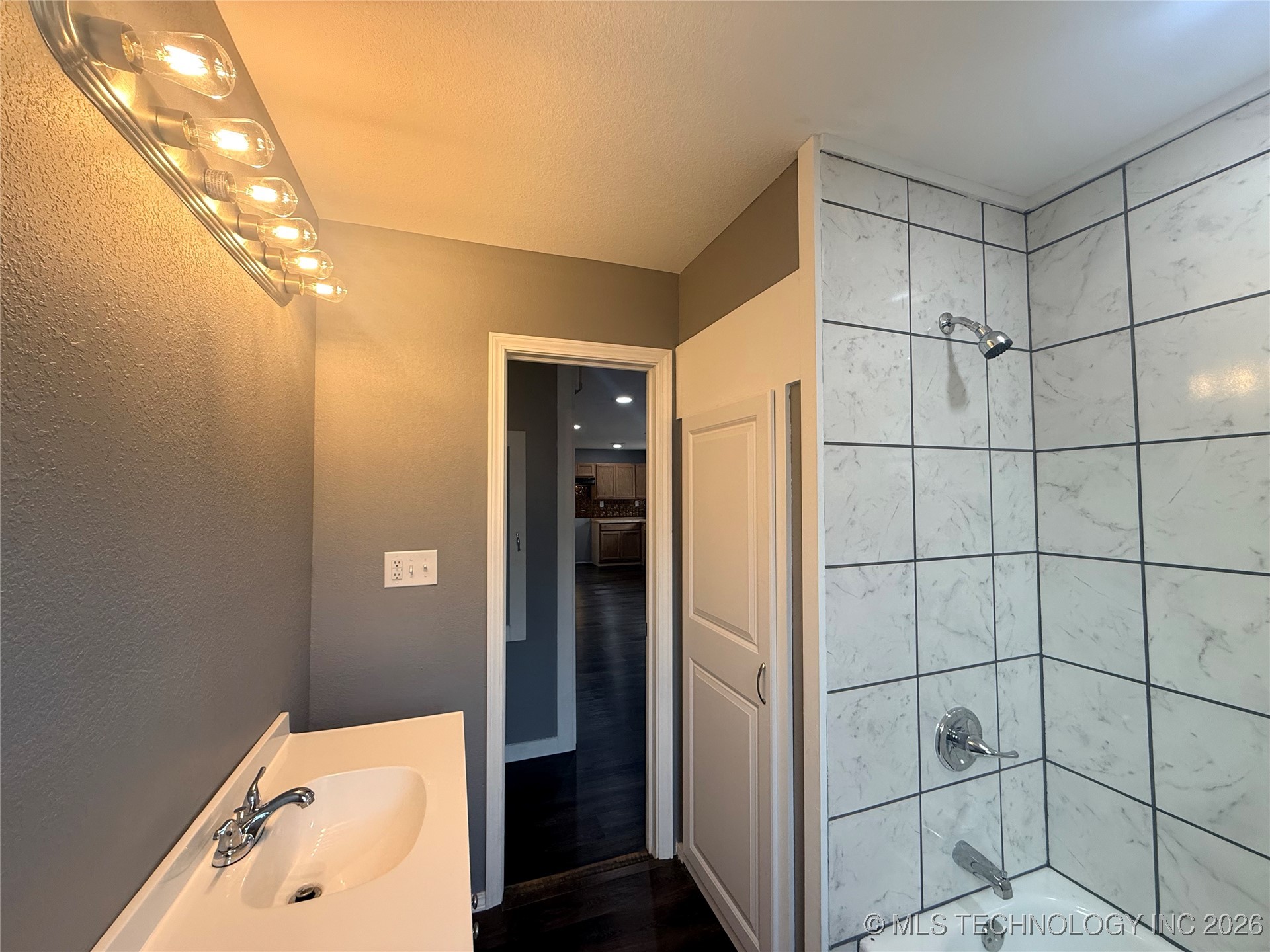 221 Rodman Circle Property Photo 20