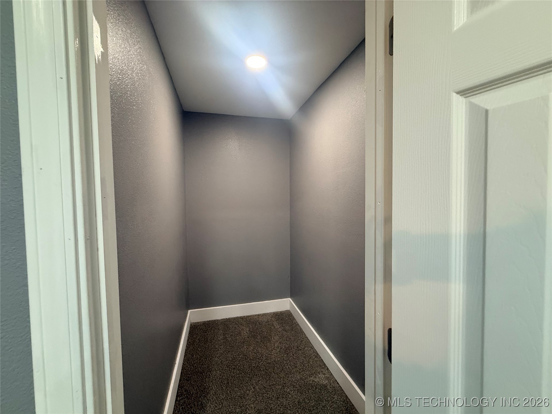 221 Rodman Circle Property Photo 32