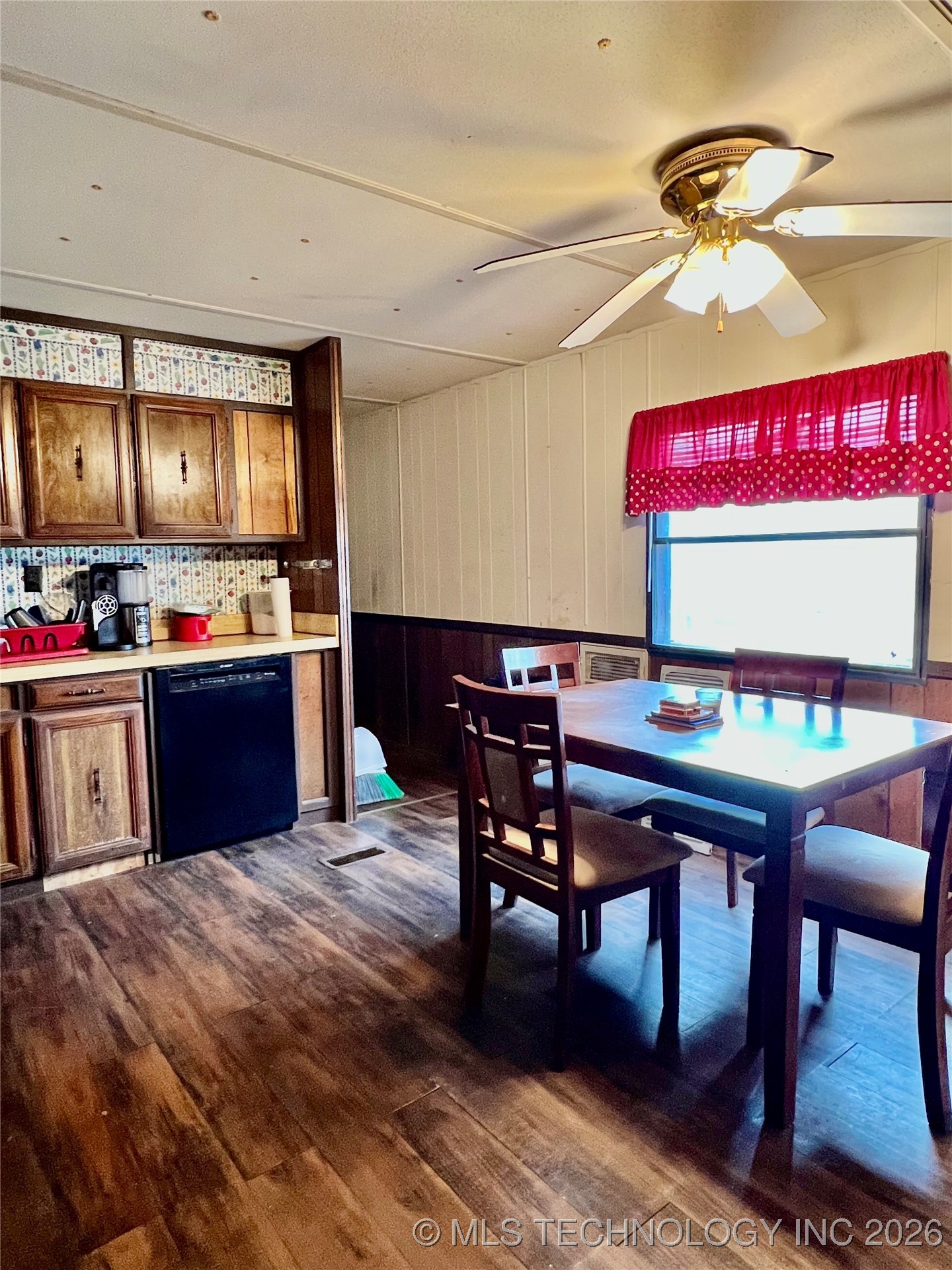 5799 Cedar Ridge Road Property Photo 12