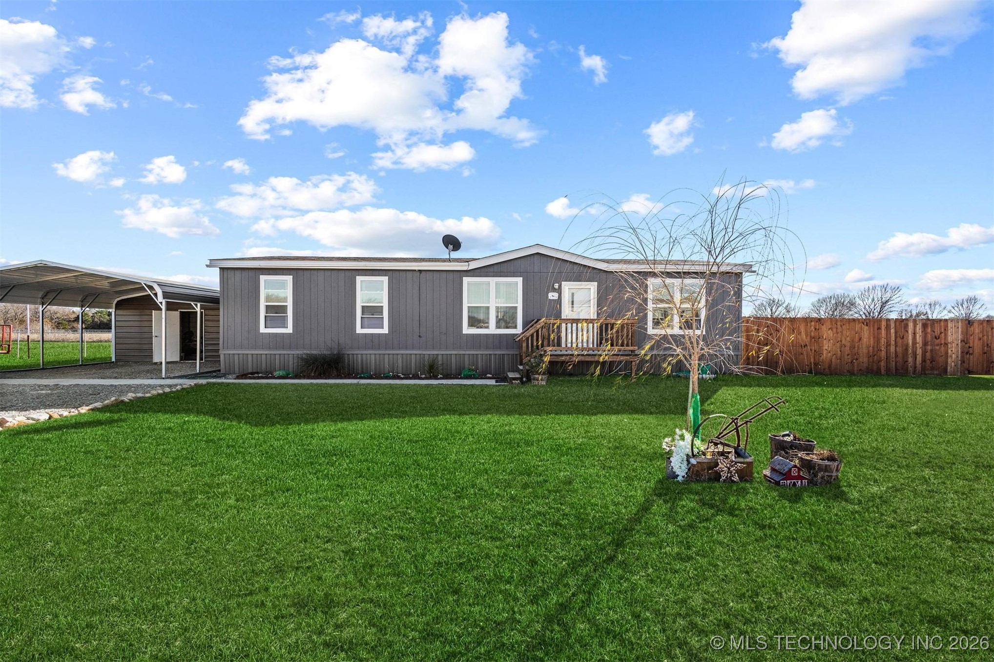 304 Cale Lane Property Photo 1