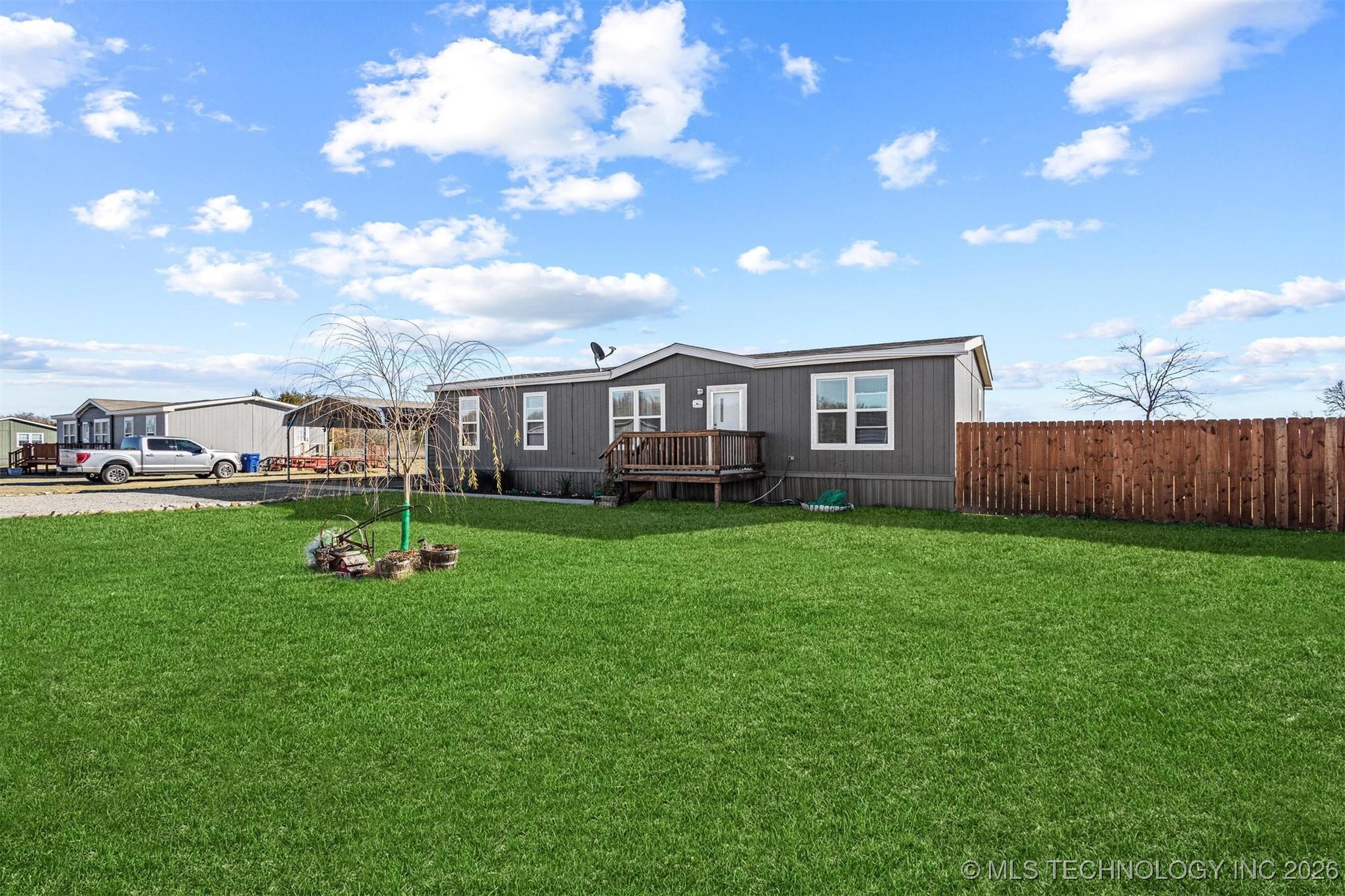 304 Cale Lane Property Photo 3