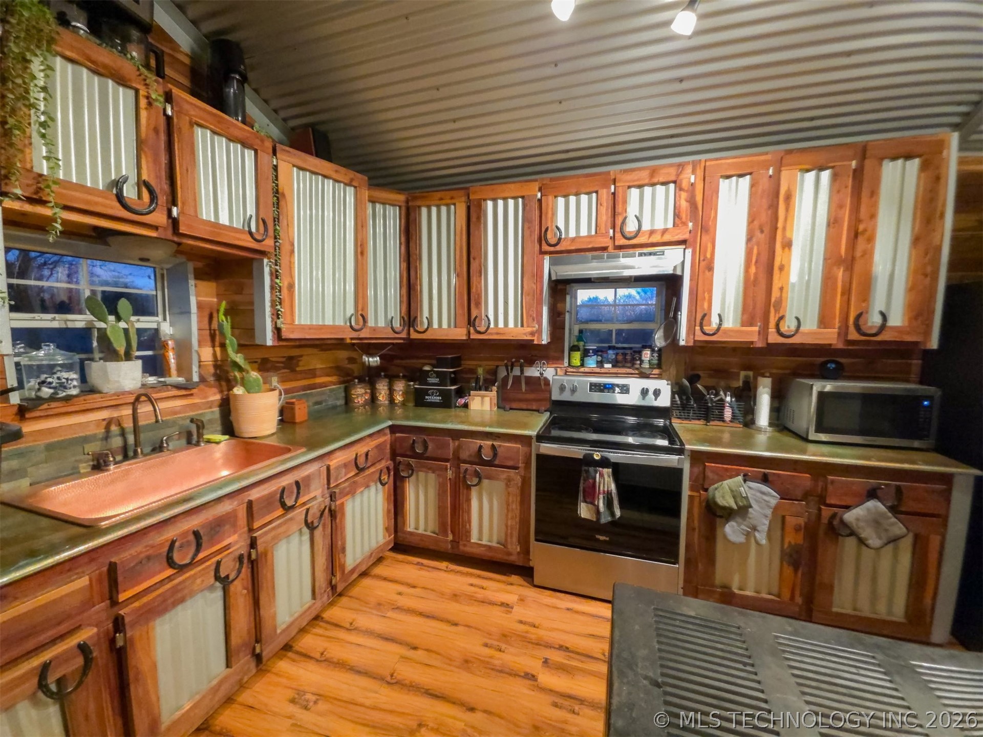 13285 S Oktaha Road W Property Photo 3