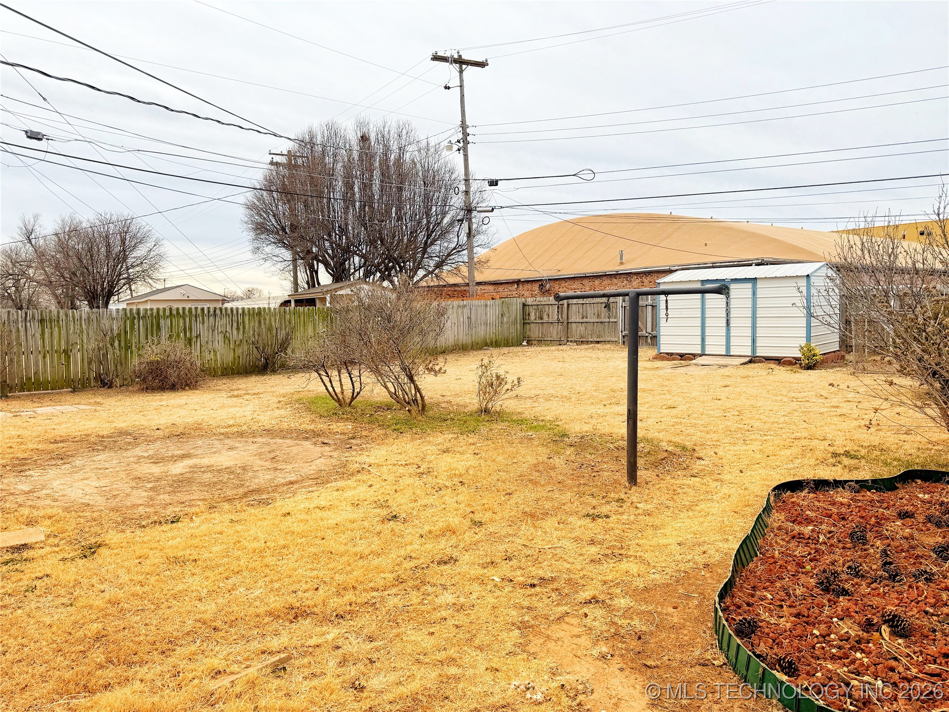 2106 N Quincy Property Photo 4