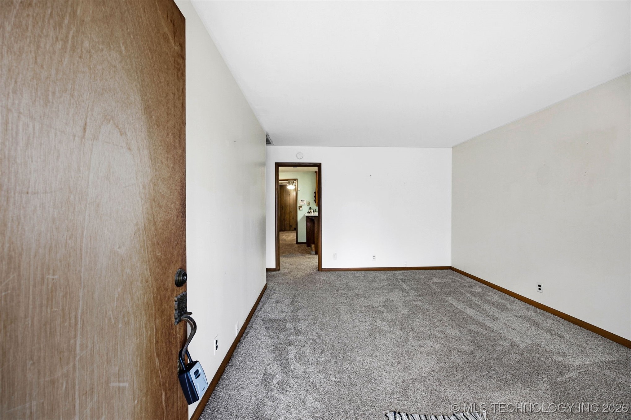 912 N Brady Drive Property Photo 6