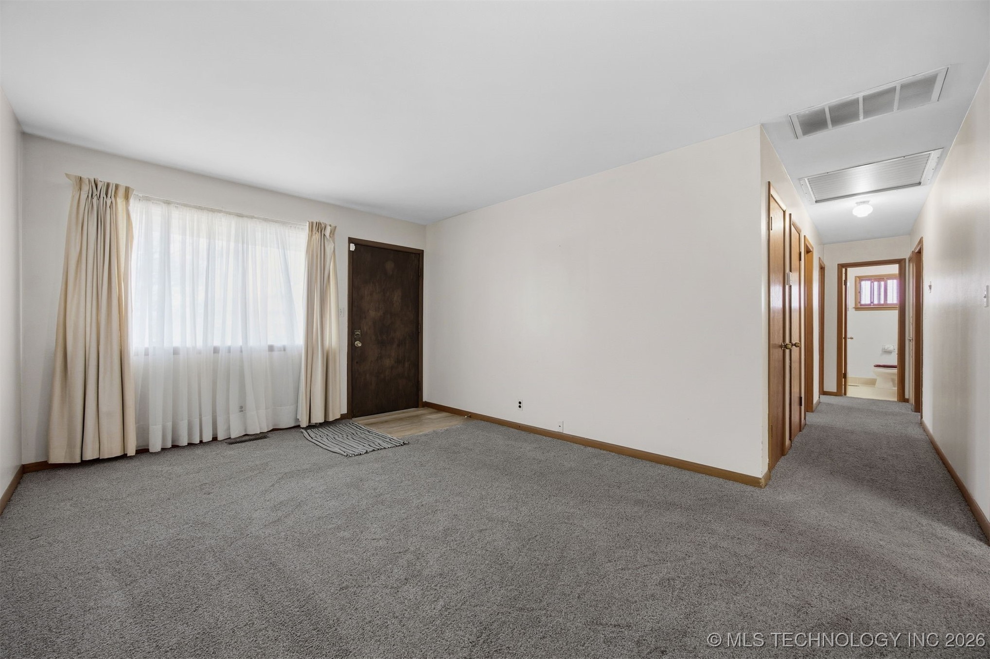 912 N Brady Drive Property Photo 7