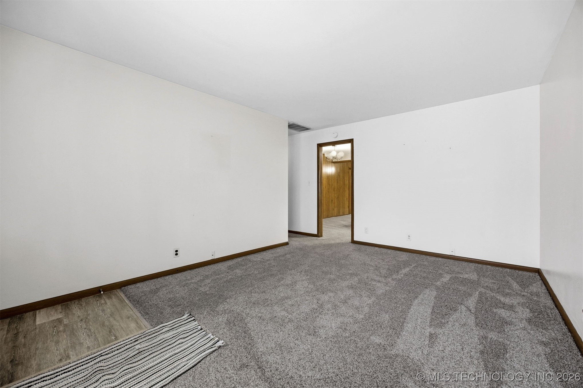 912 N Brady Drive Property Photo 9