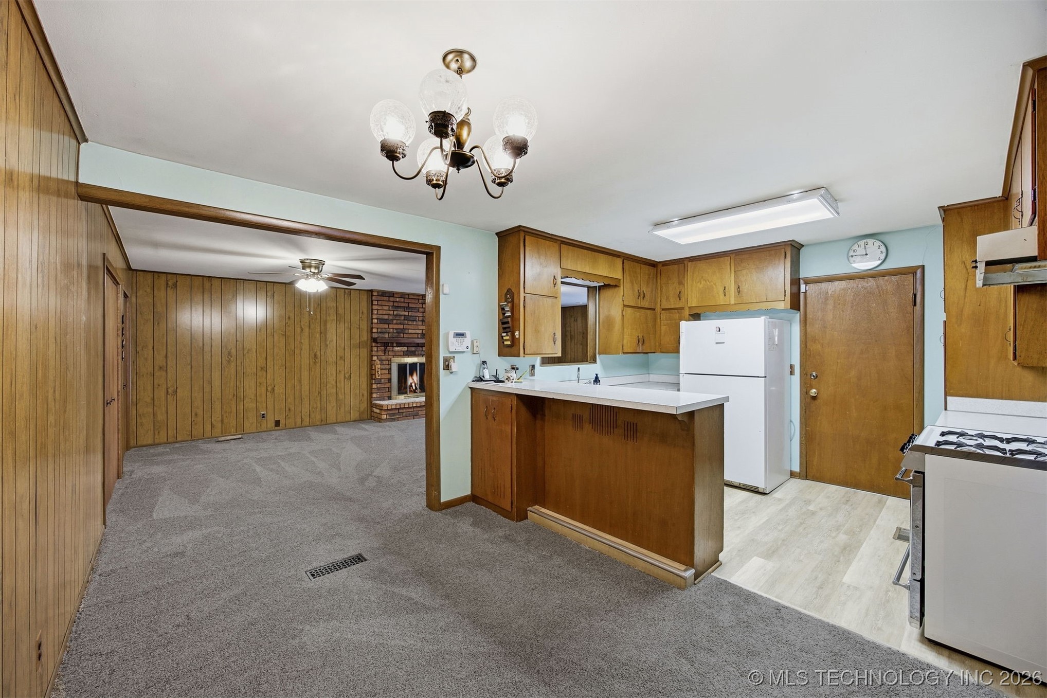 912 N Brady Drive Property Photo 11