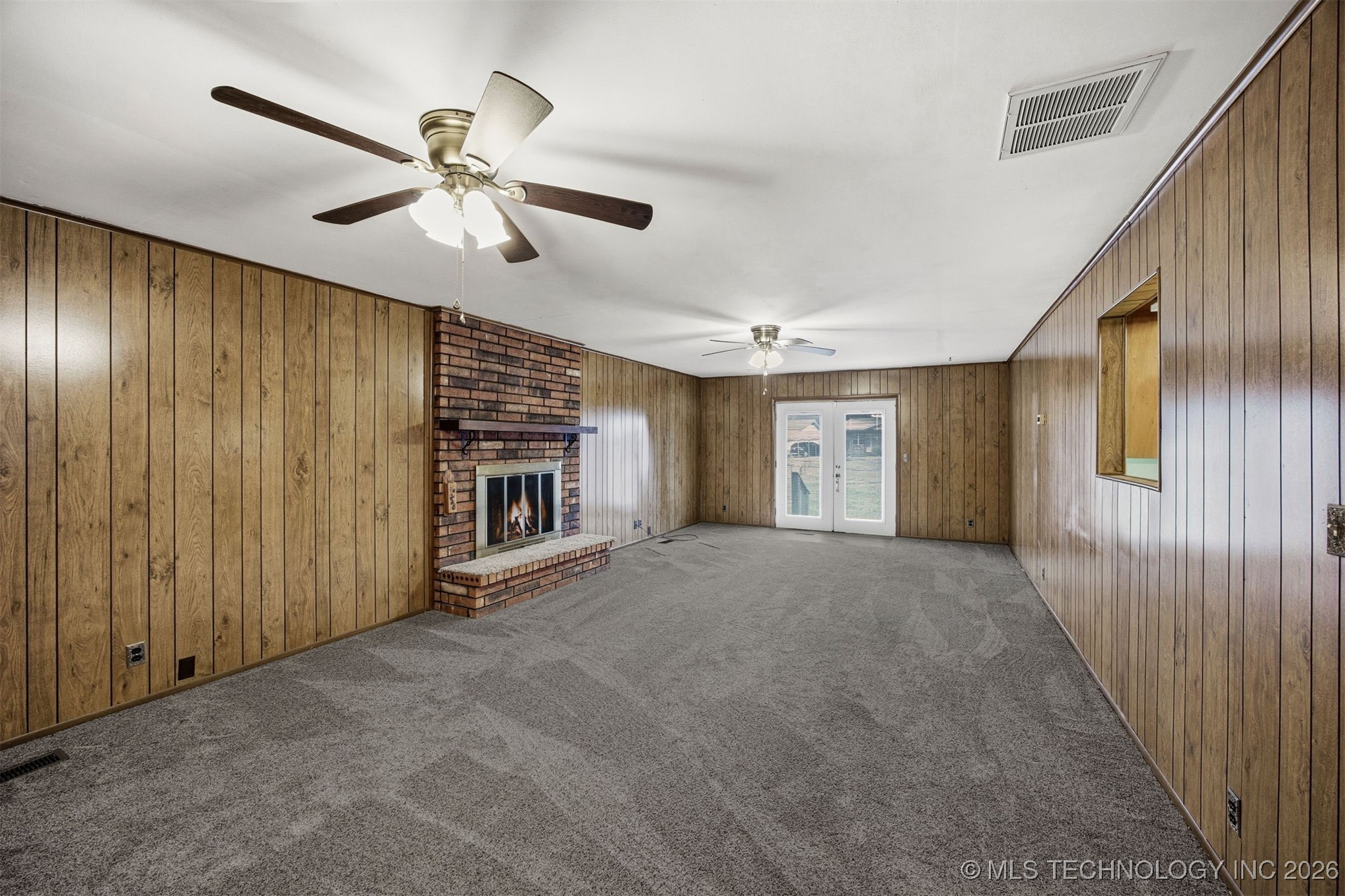 912 N Brady Drive Property Photo 16