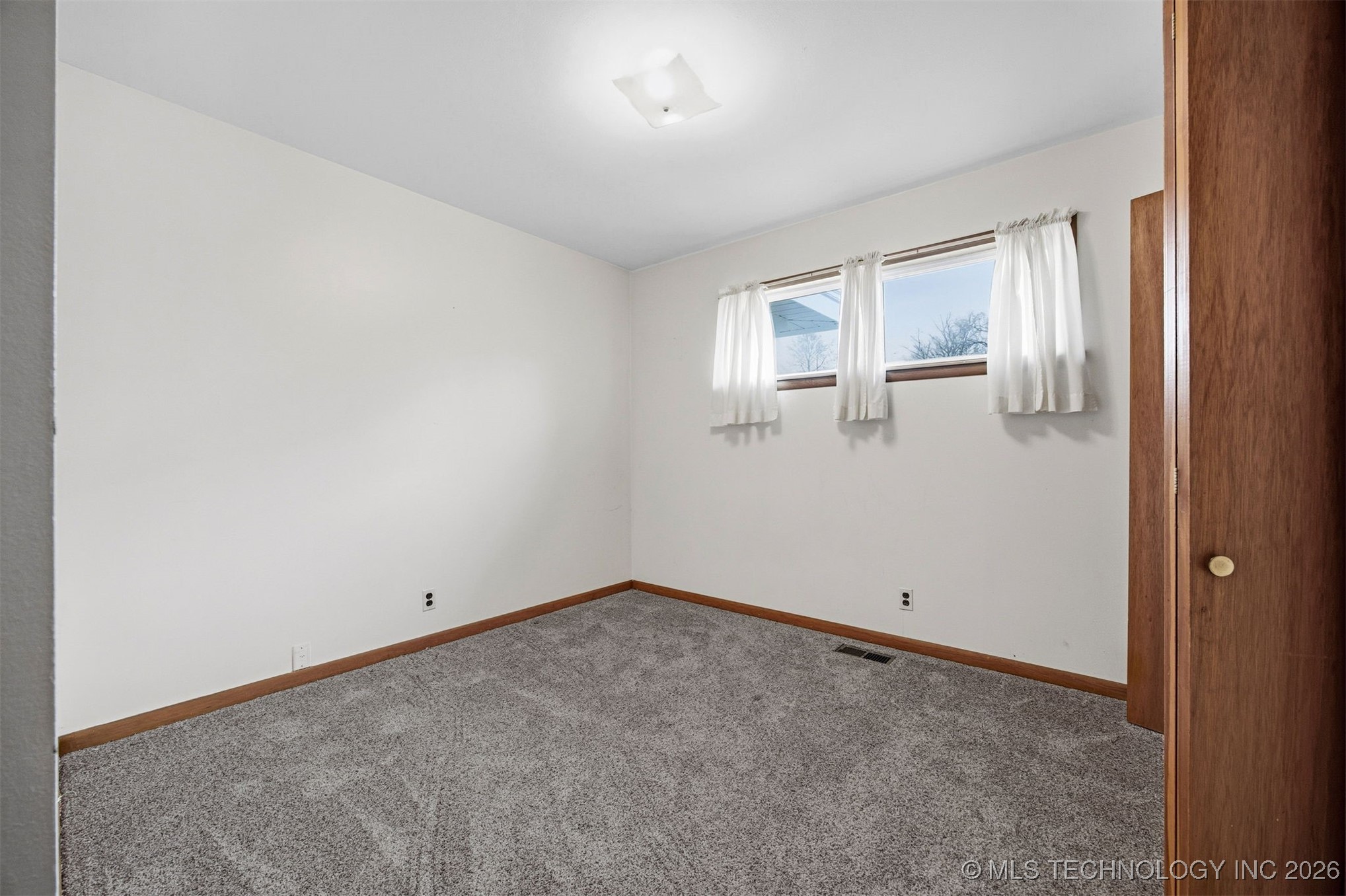 912 N Brady Drive Property Photo 21