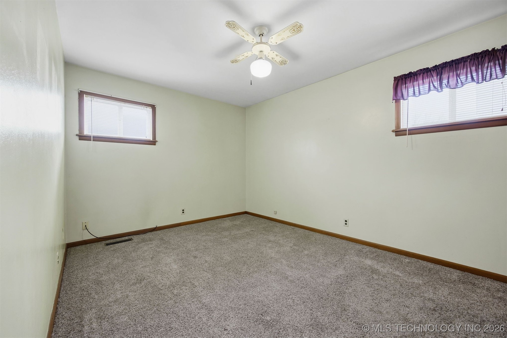 912 N Brady Drive Property Photo 23