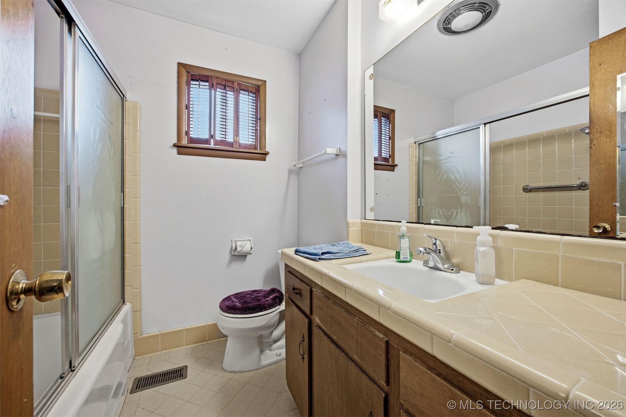 912 N Brady Drive Property Photo 25