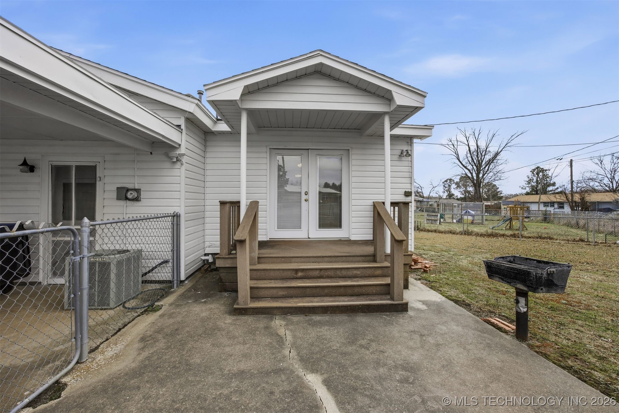 912 N Brady Drive Property Photo 31