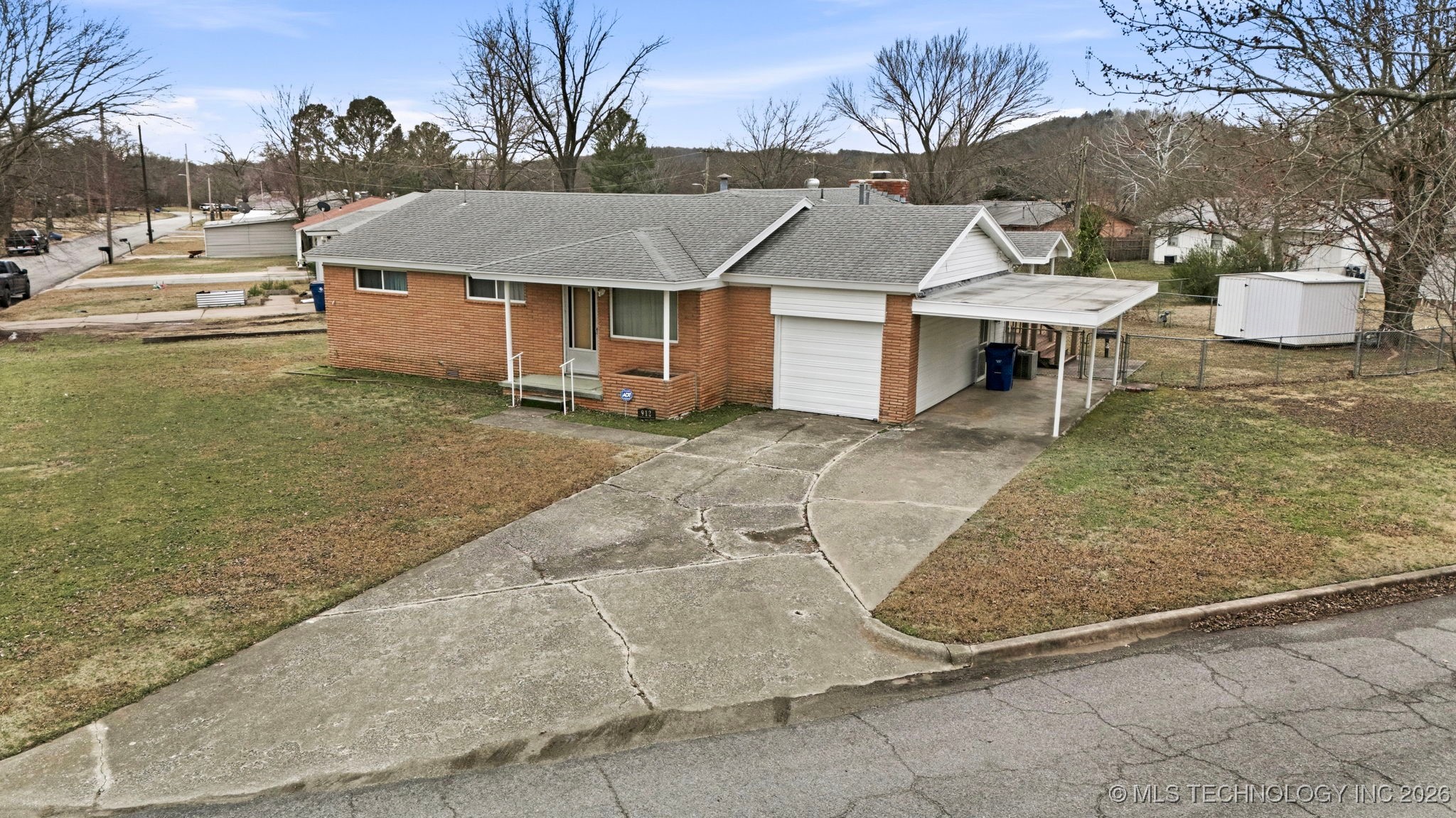 912 N Brady Drive Property Photo 34