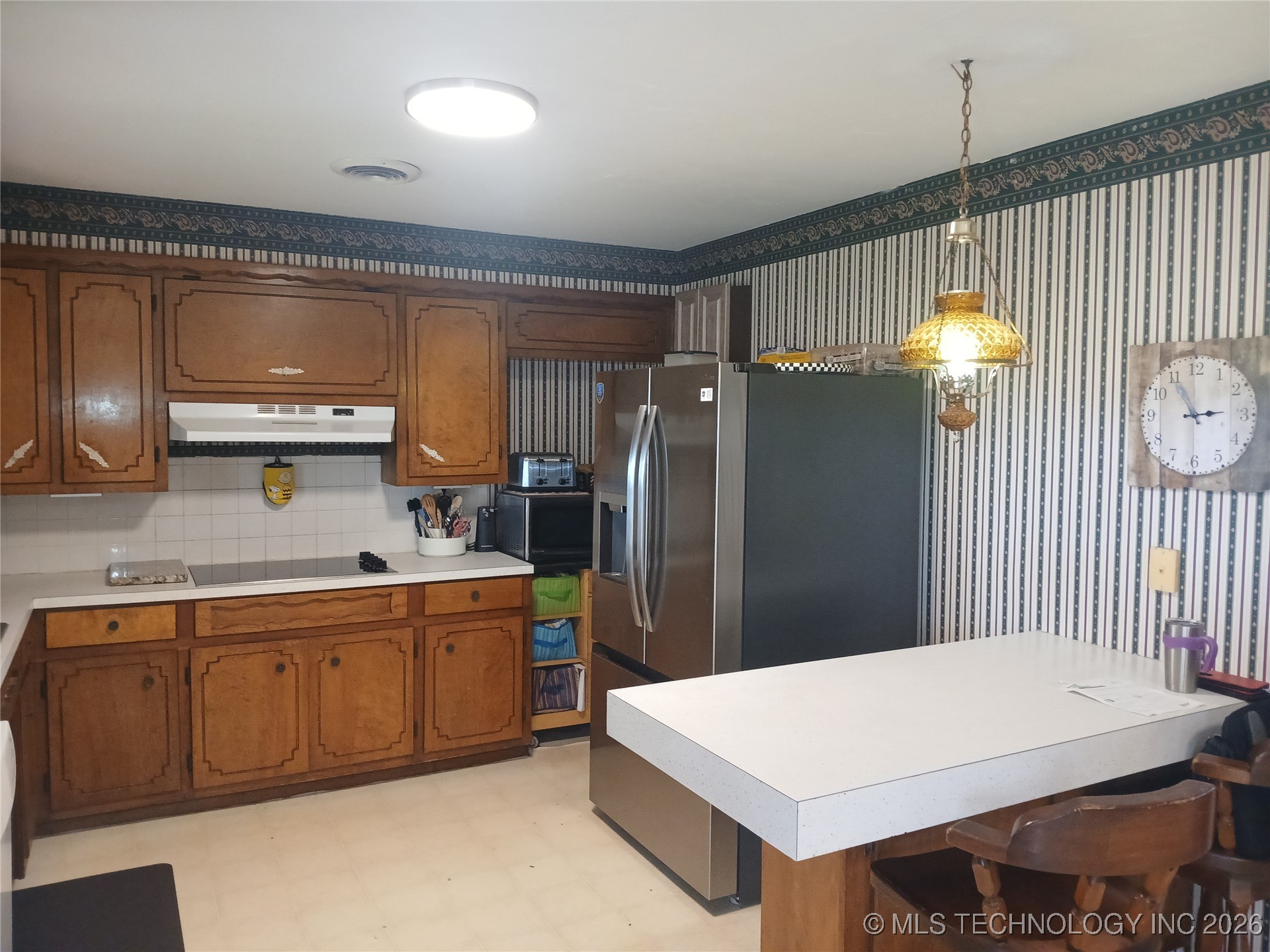 1176 W Albert Road Property Photo 7