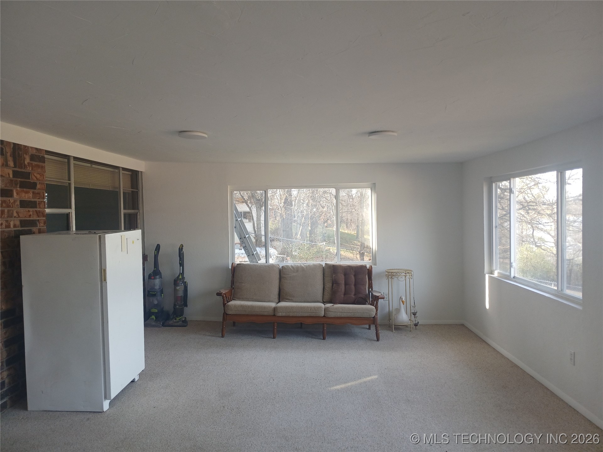 1176 W Albert Road Property Photo 17