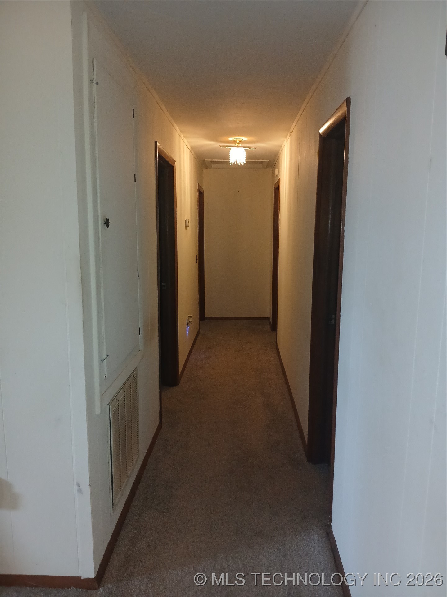 1176 W Albert Road Property Photo 19