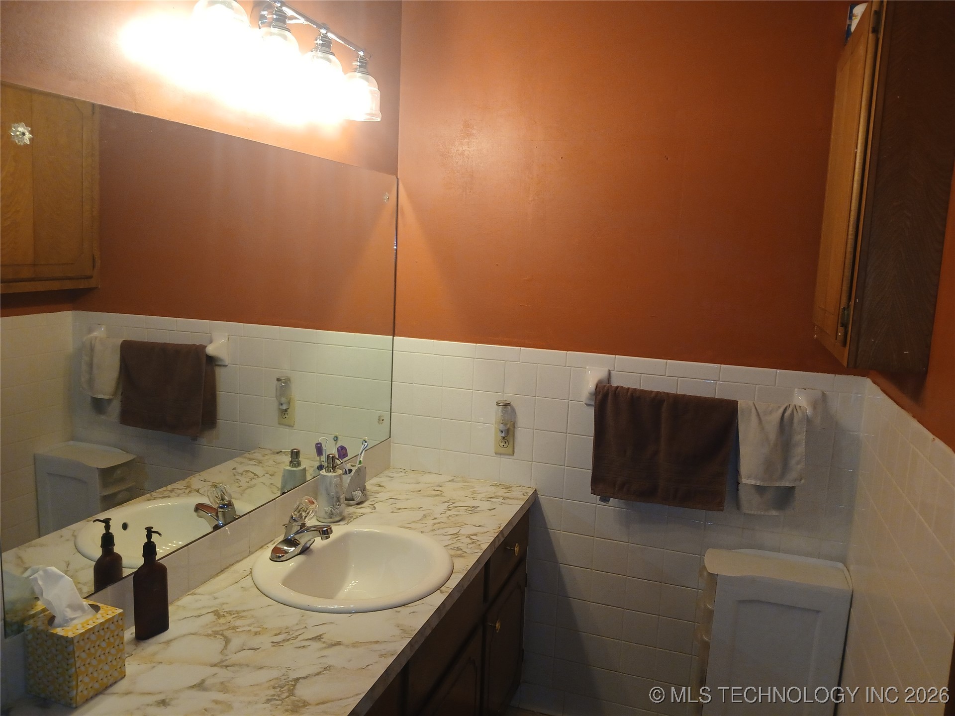 1176 W Albert Road Property Photo 24