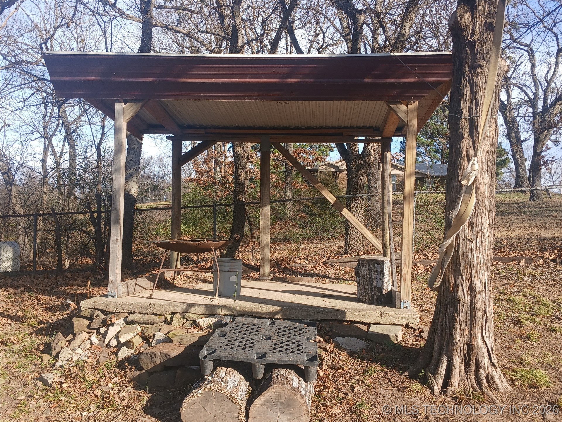 1176 W Albert Road Property Photo 40