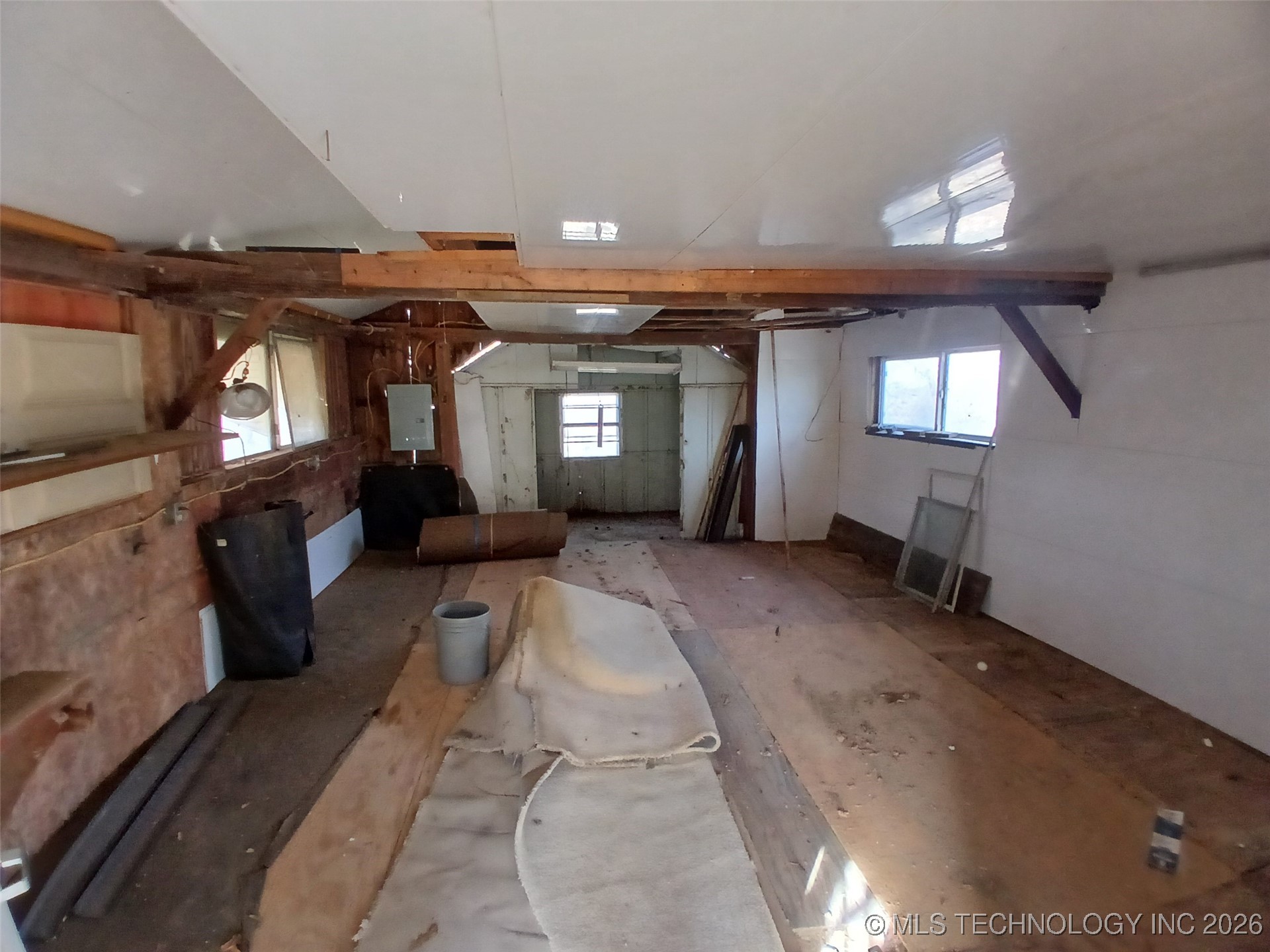 1176 W Albert Road Property Photo 47