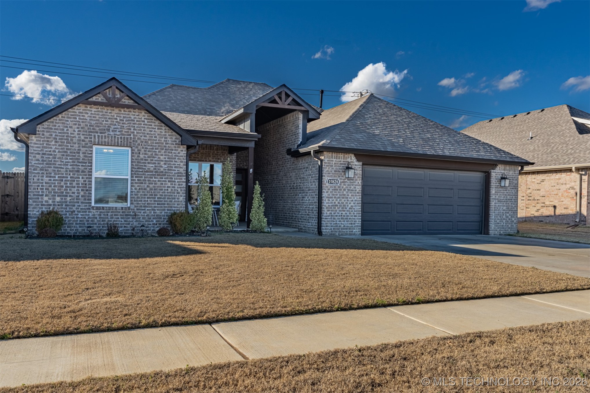 10828 S 274th East Avenue Property Photo 2